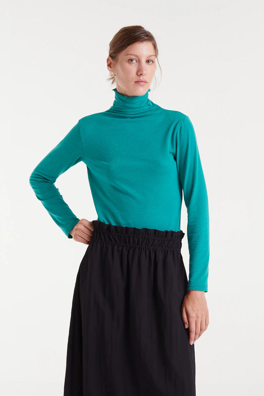 Camiseta cuello alto verde