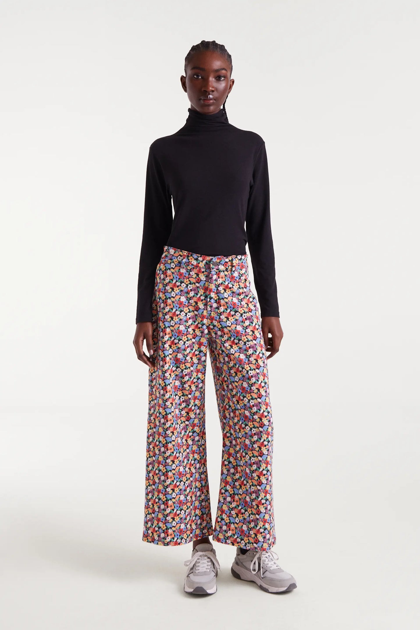 Camiseta cuello alto negro