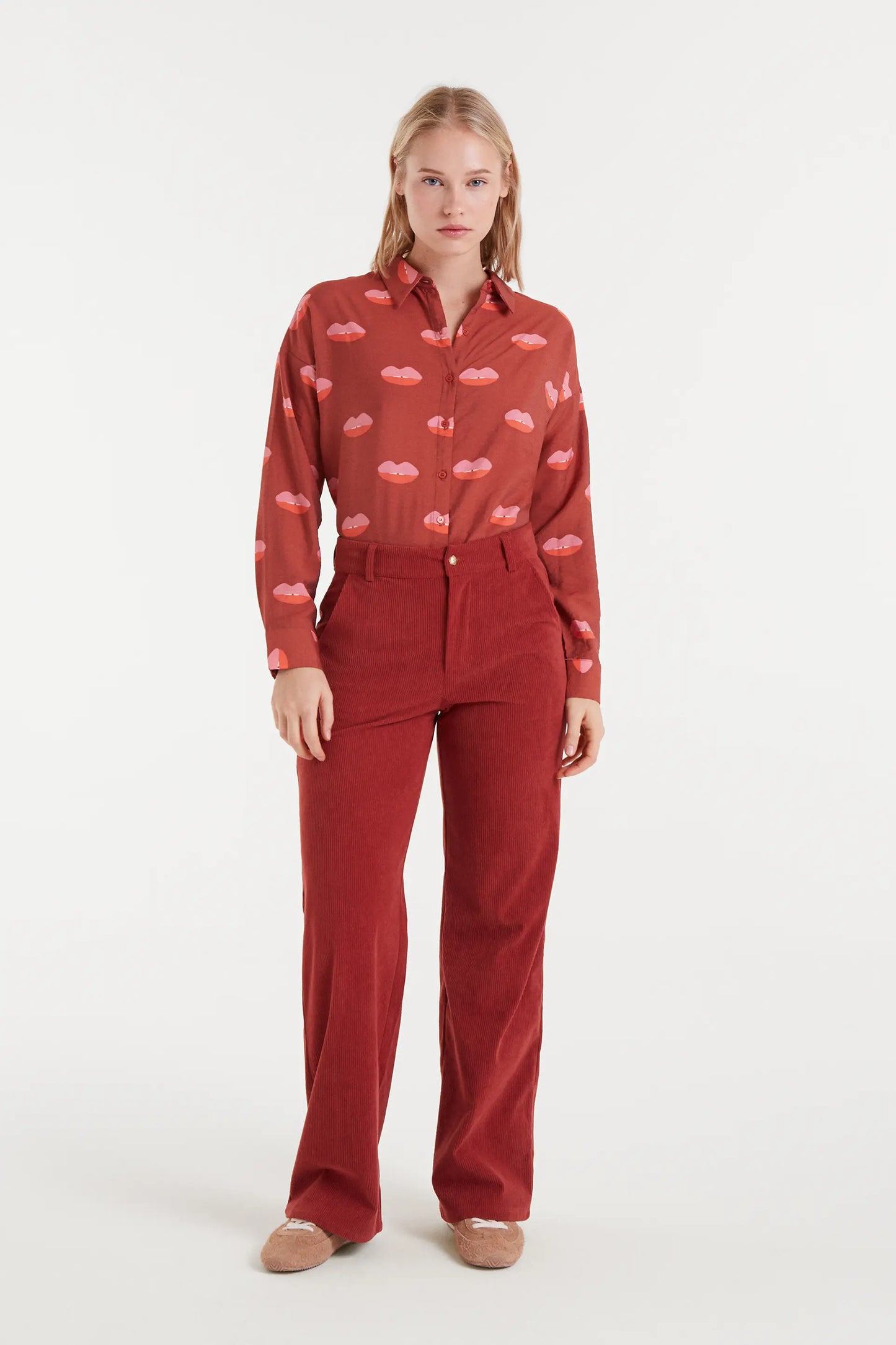 Camisa crepé ligero con estampado lips