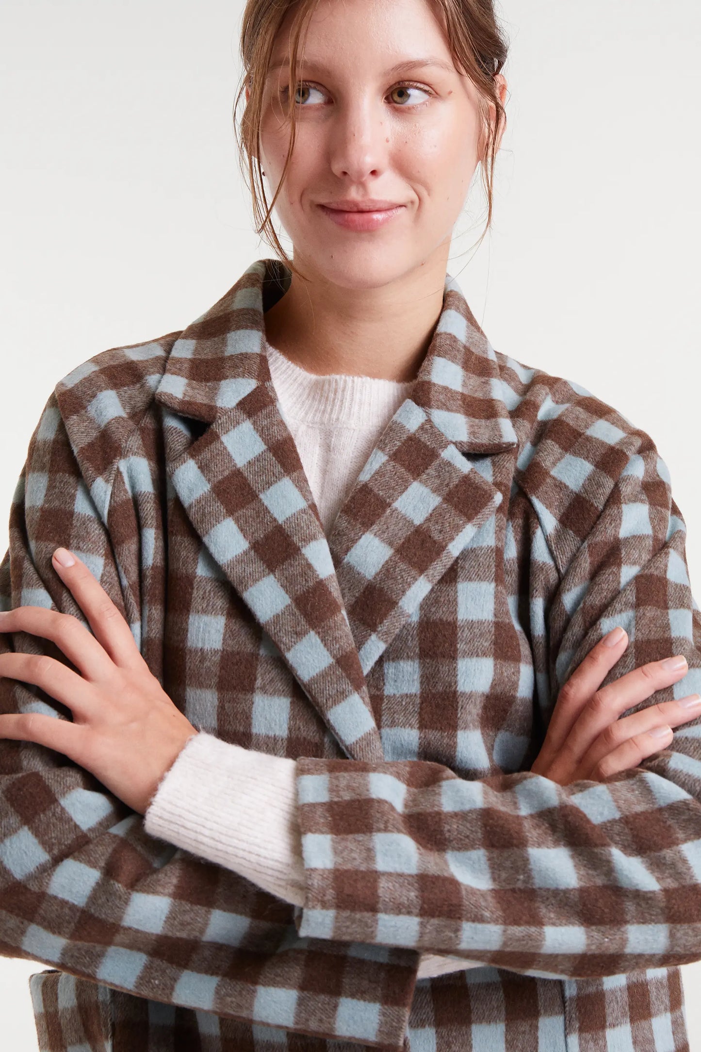 Abrigo de cuadros marrón