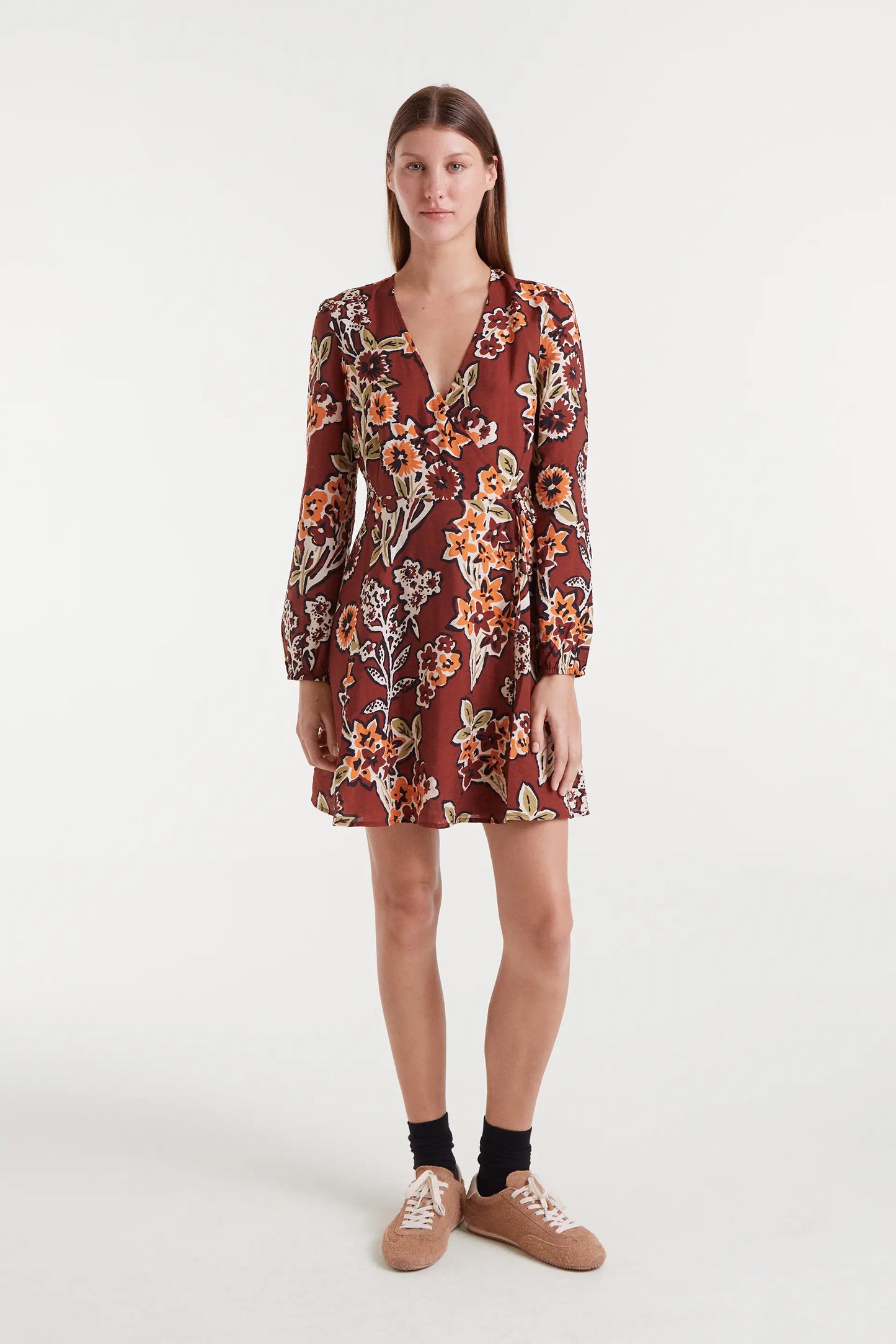 Short lightweight crepe dress with Daisy print