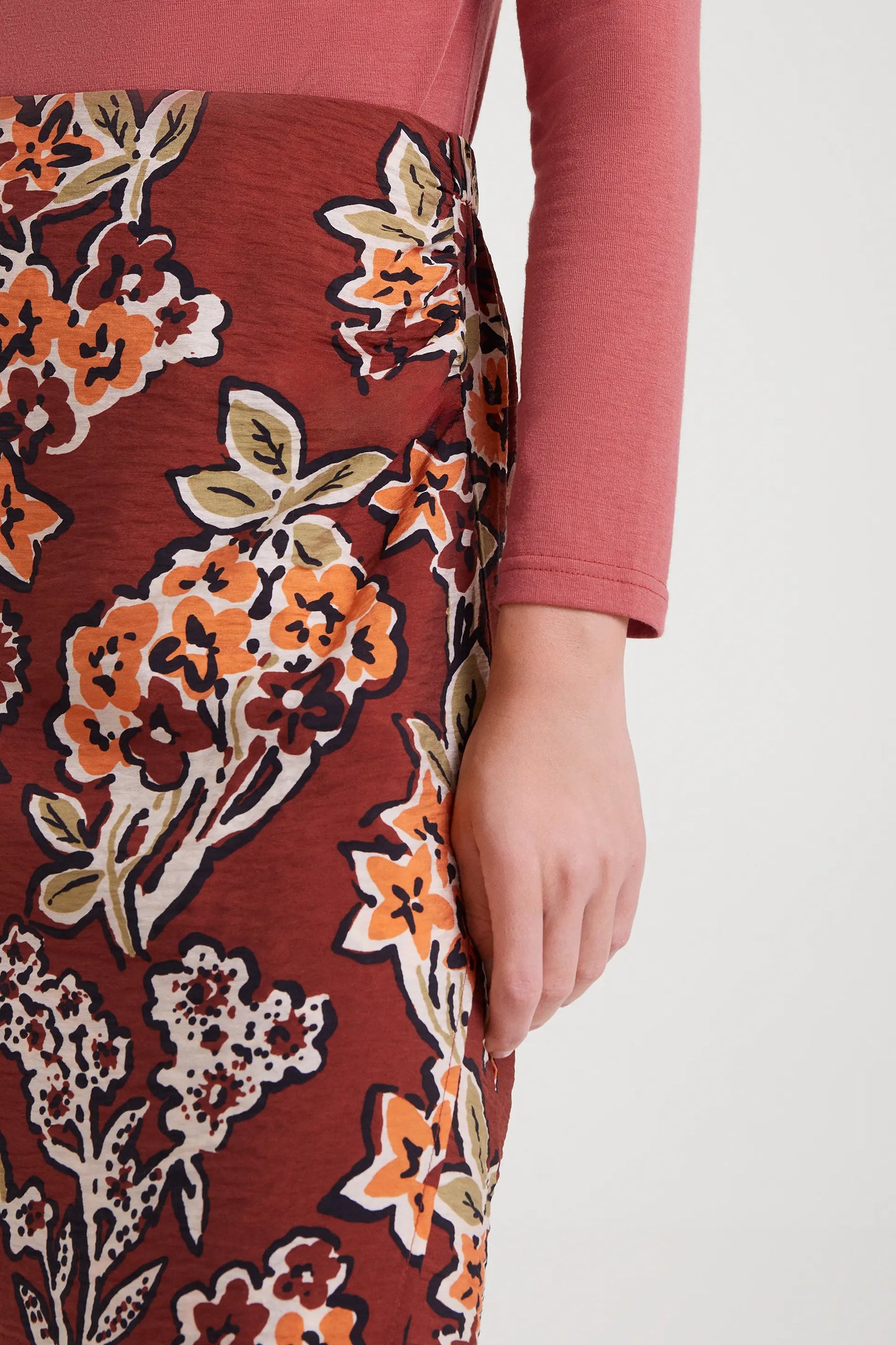 Lightweight crepe midi skirt with Daisy print