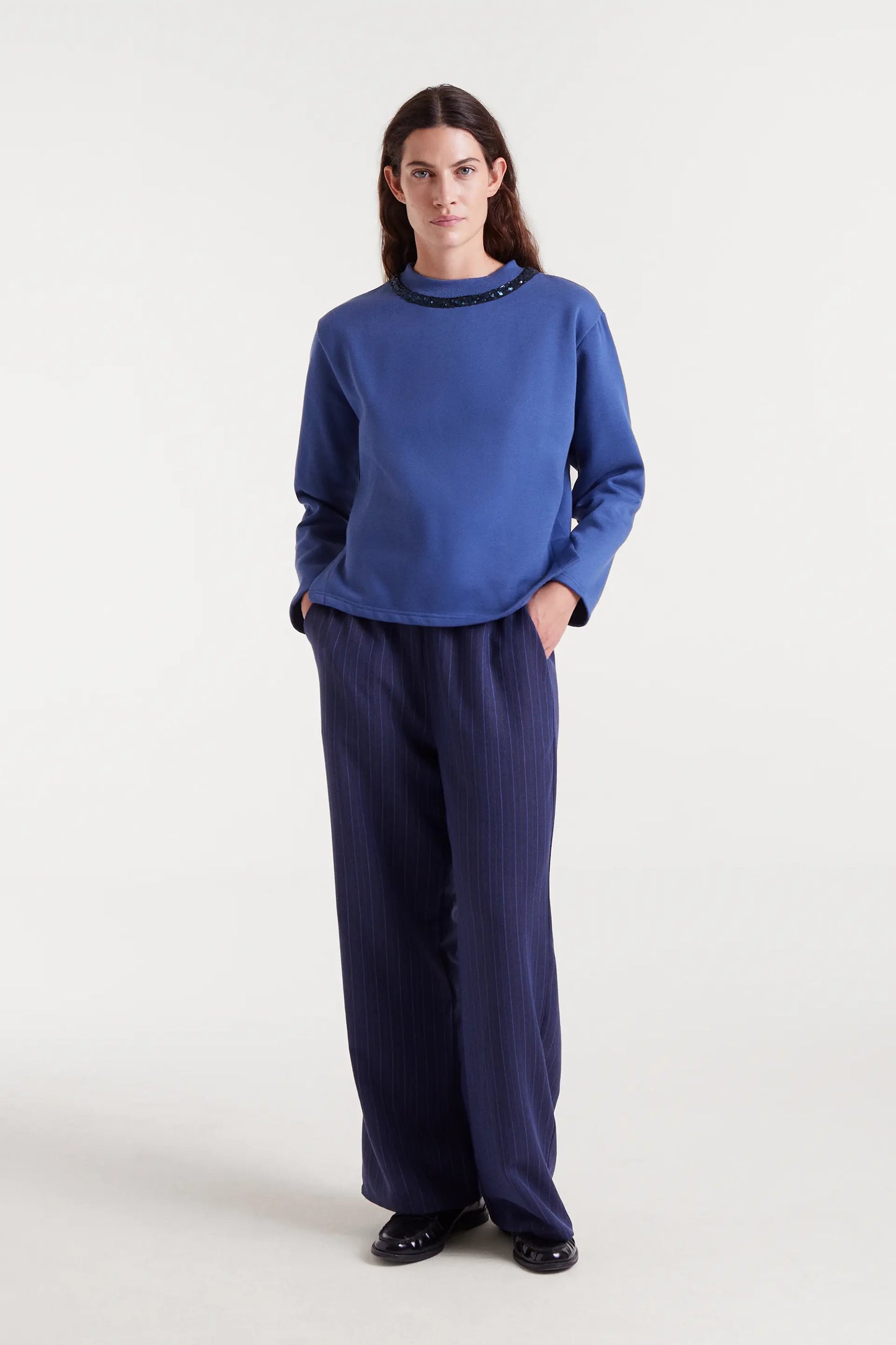 Felpa girocollo con paillettes