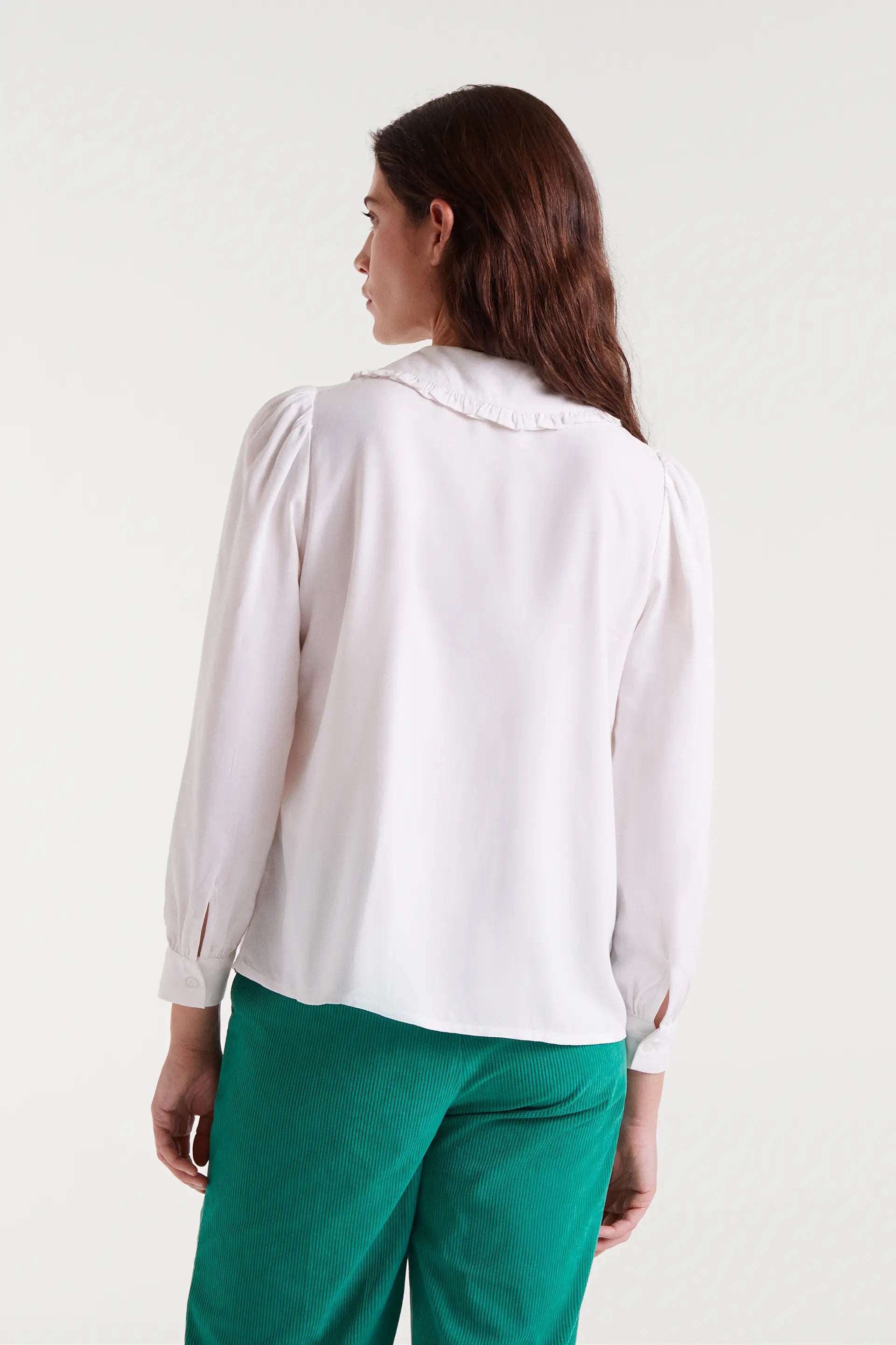 Camicia bianca con ricamo a cuore Fantastic Company – Compañía