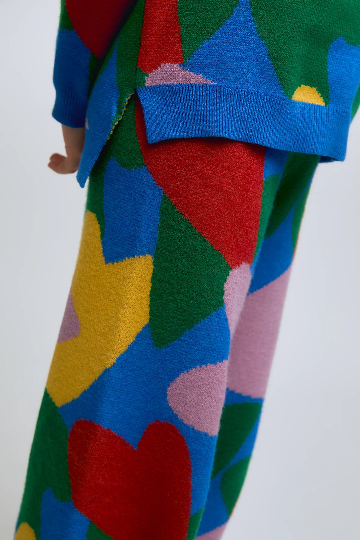 Pantaloni da bambina in maglia con stampa a cuore di Cupido