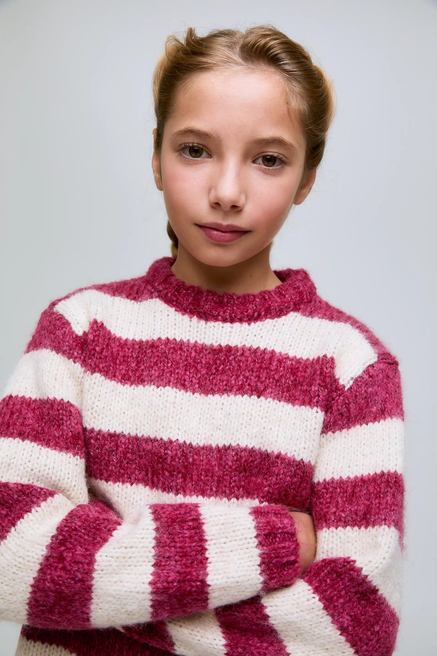 Jersey de niña de punto rayas blancas y fucsias