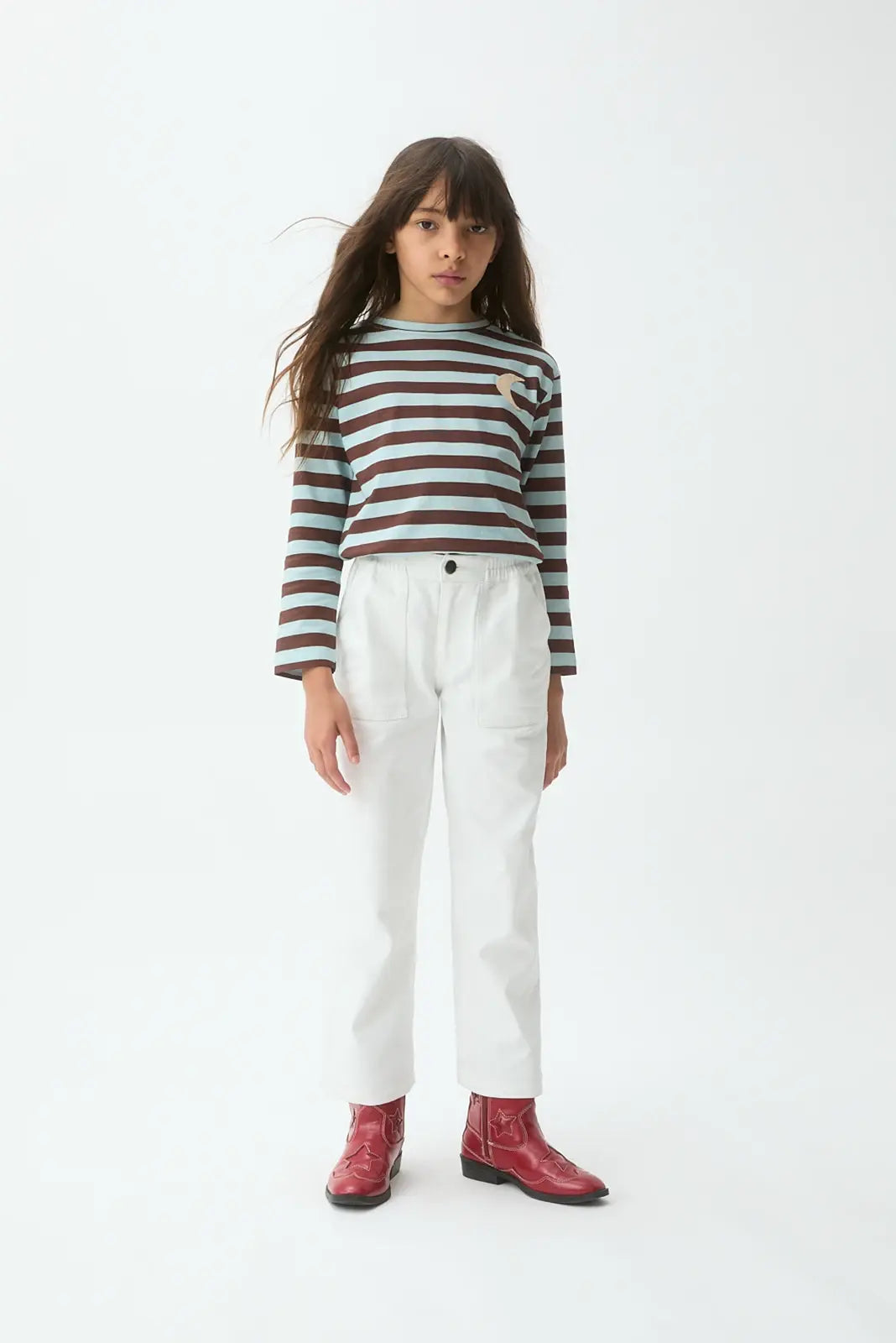 Maglietta da bambina a righe blu e marroni con dettaglio a mezzaluna