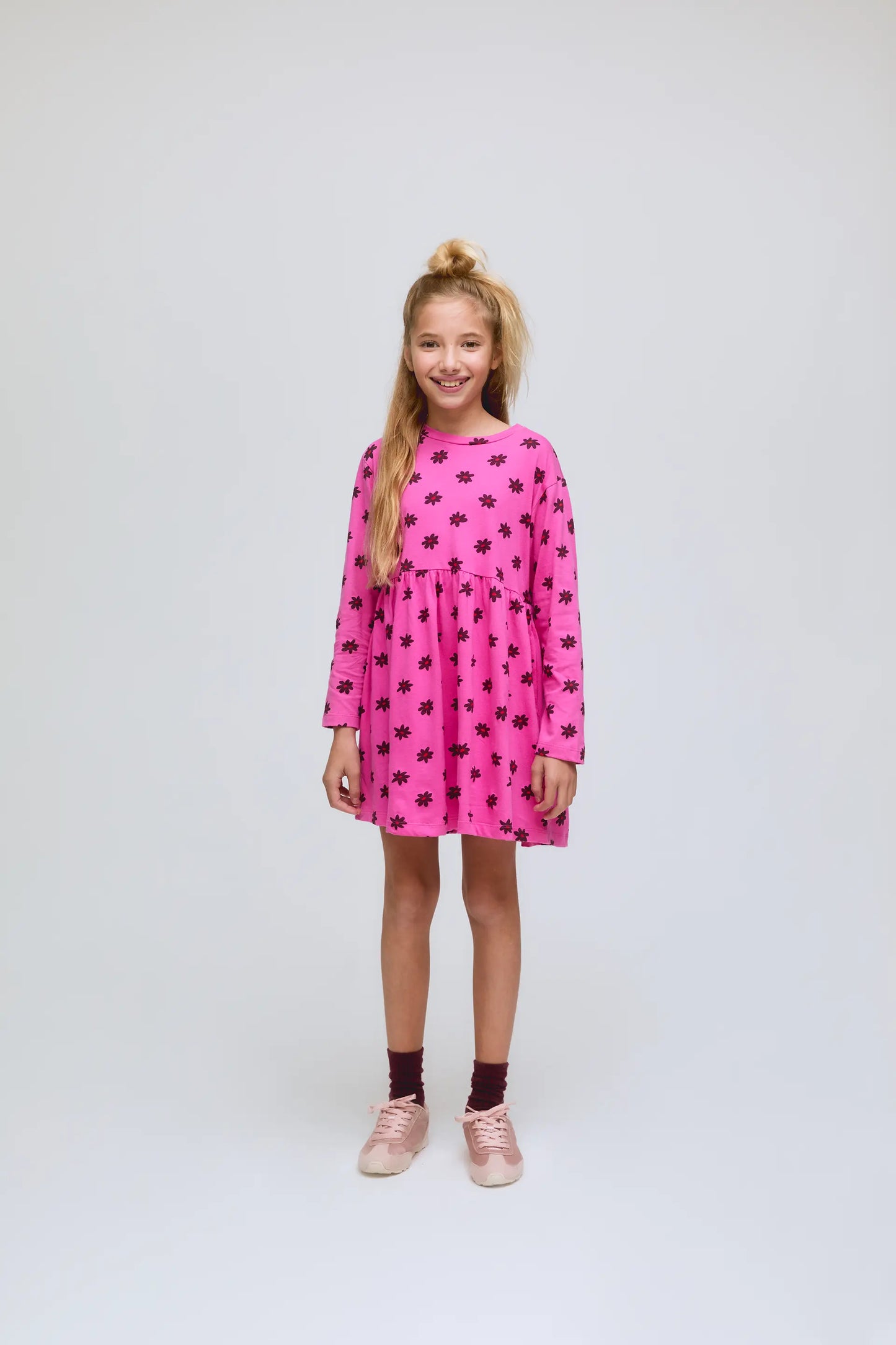 Vestido corto de niña en color rosa estampado Daisy.