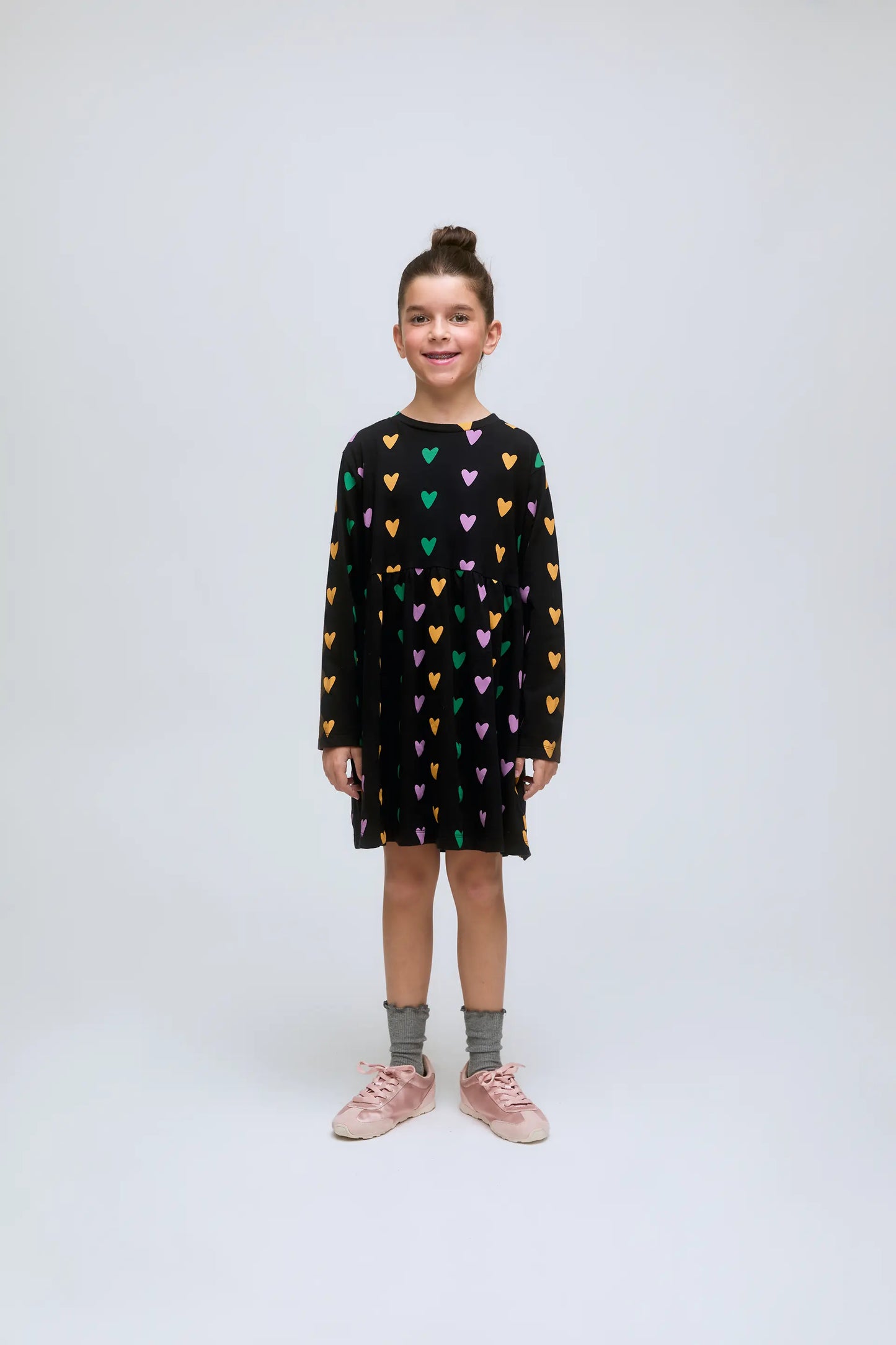 Vestido corto de niña en color negro estampado Cupido Lines.