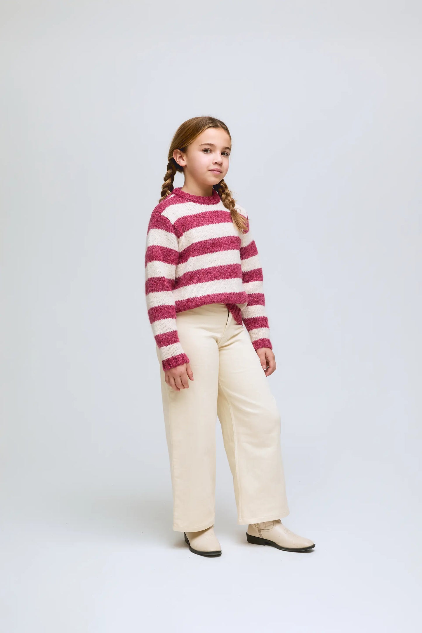 Wide-legged girl's trousers in beige