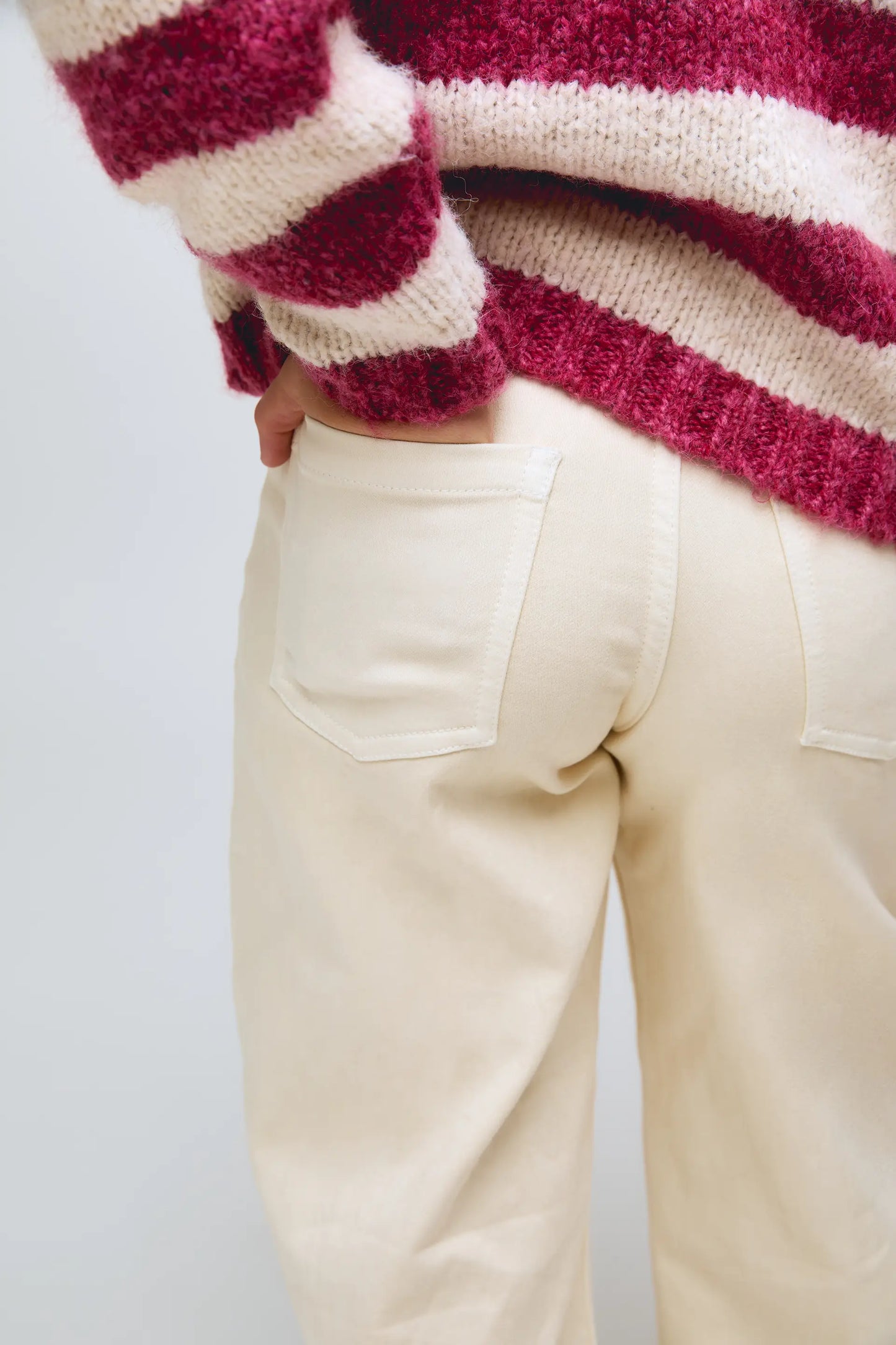 Wide-legged girl's trousers in beige