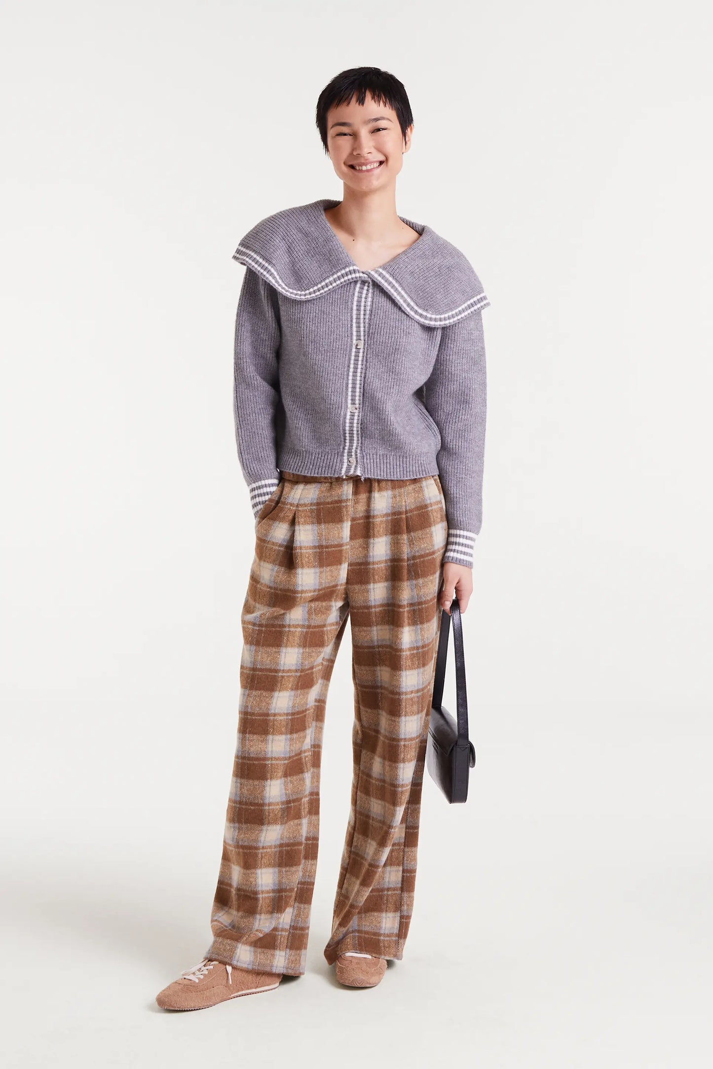 Cardigan grigio con collo alla marinara