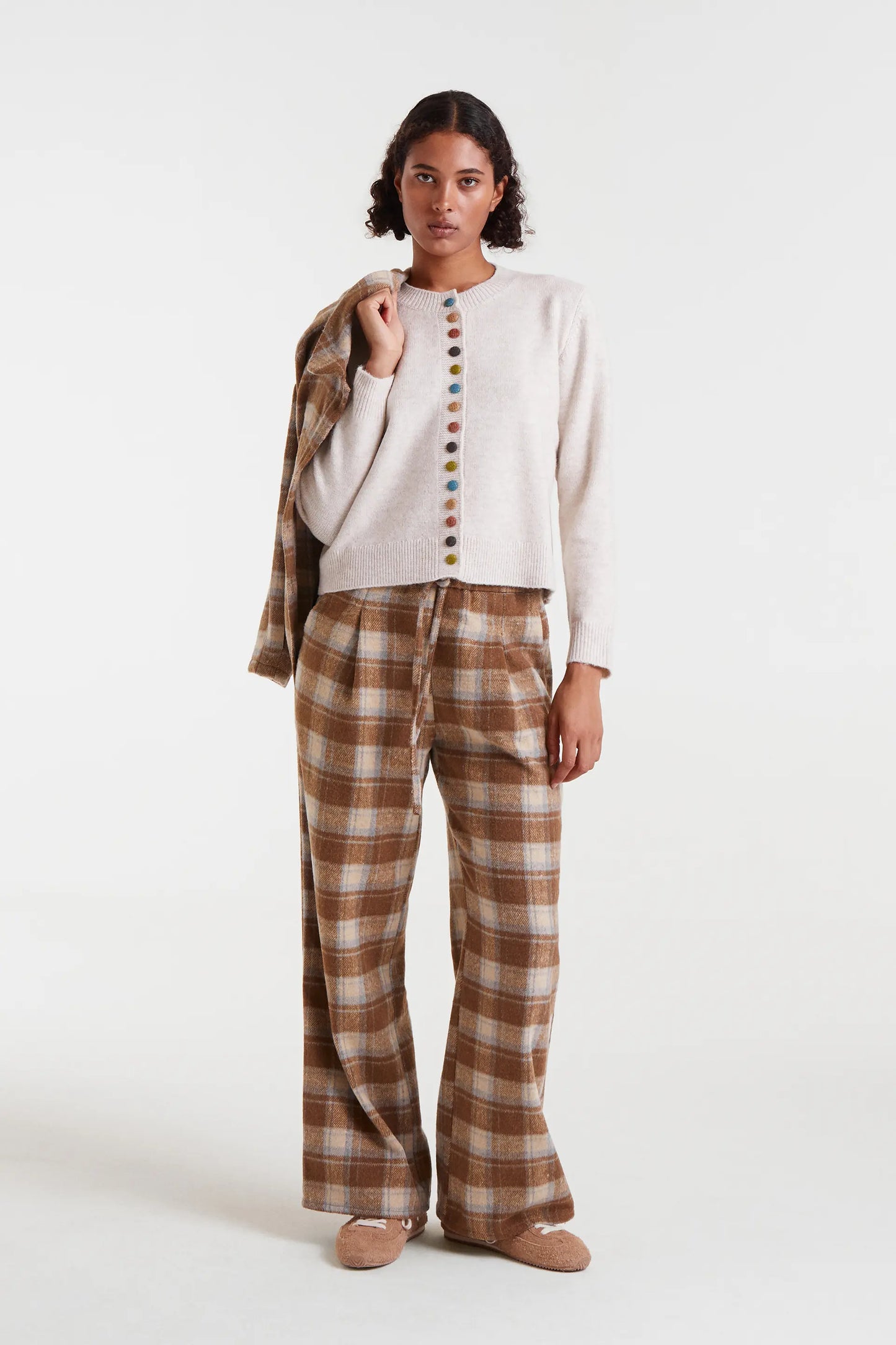 Cardigan lavorato a maglia con scollo rotondo beige