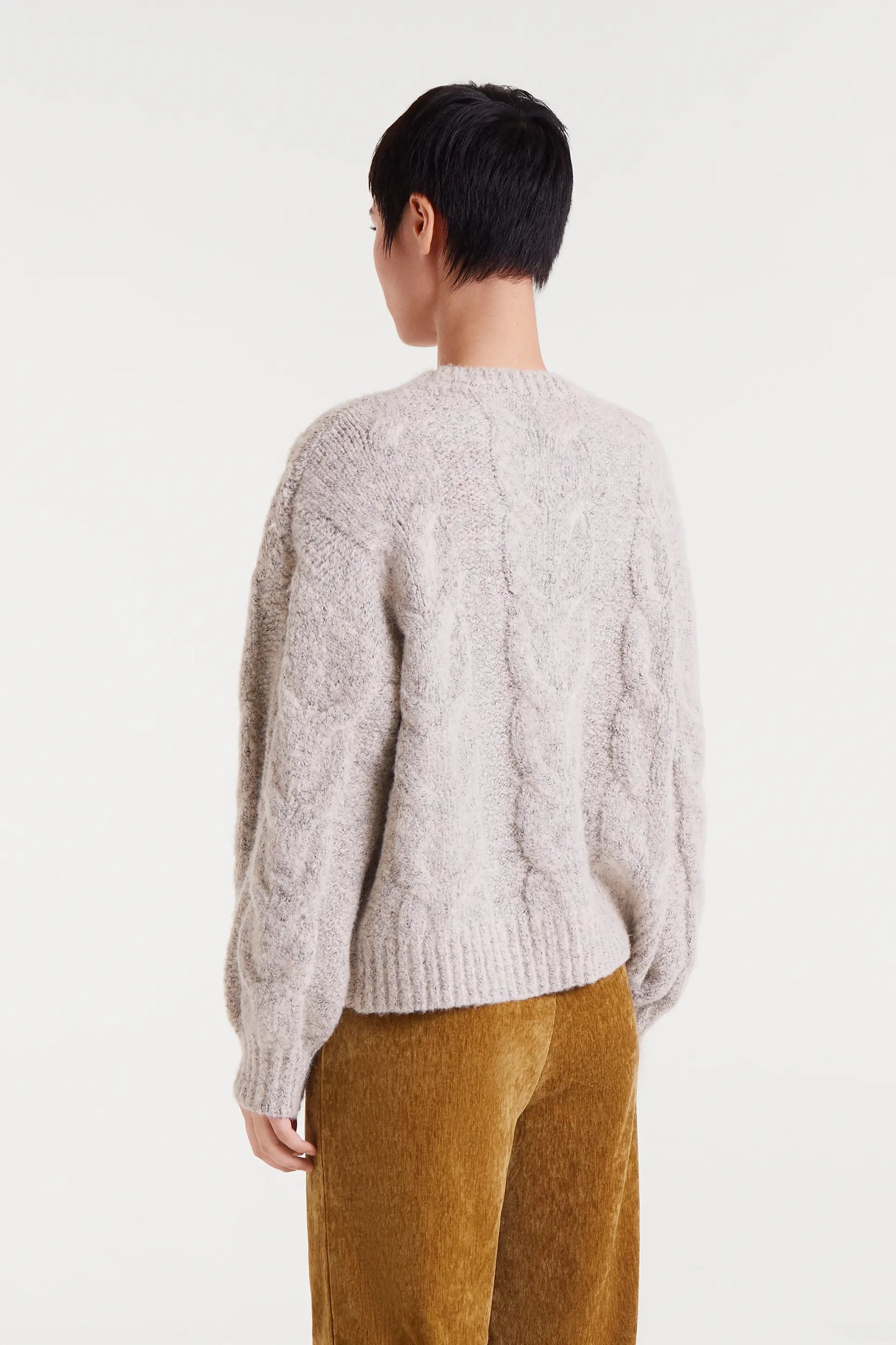 Maglione bianco a maglia a catena