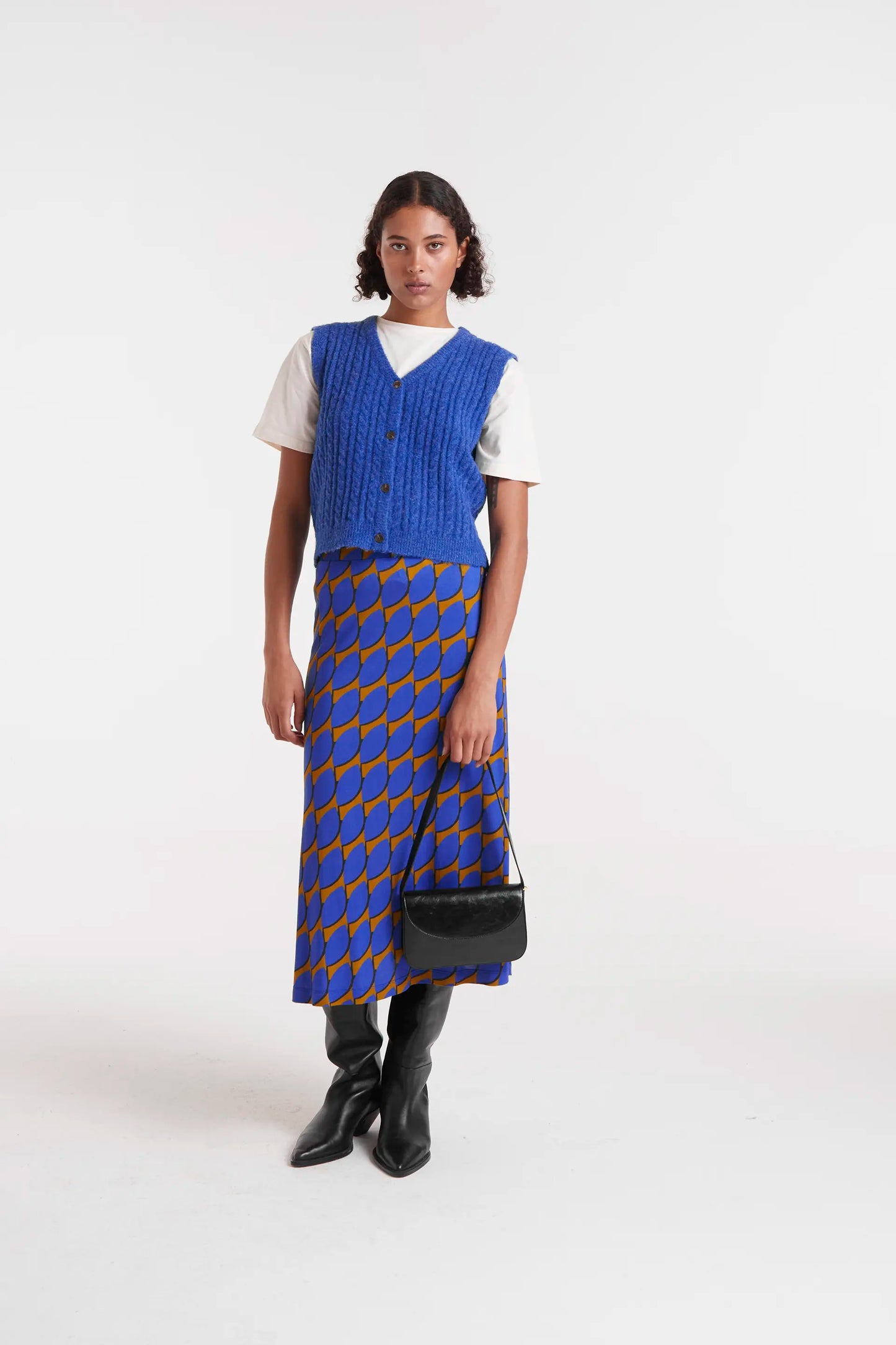 Gilet blu lavorato a maglia