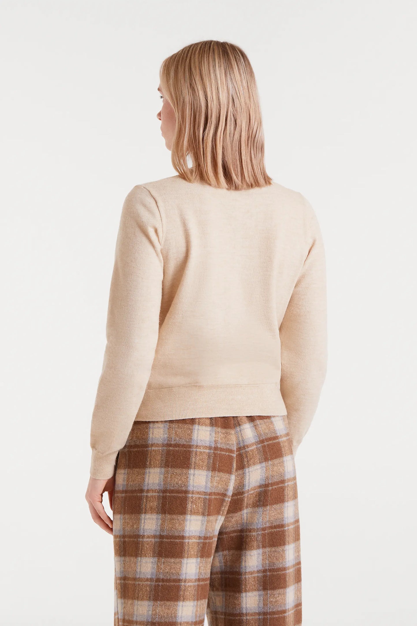 Cárdigan punto fino con detalle floral beige