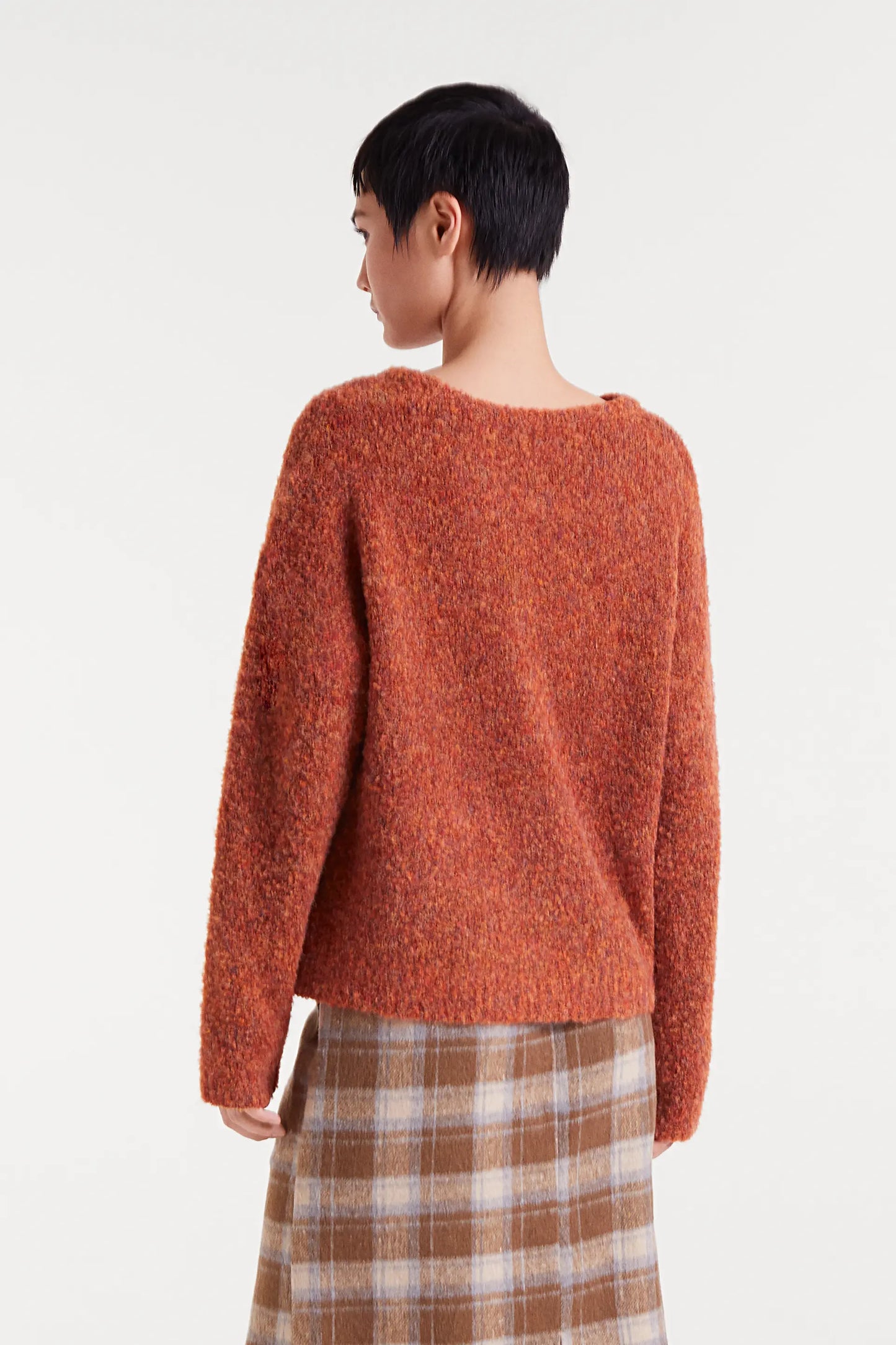 Maglione lavorato a maglia arancione testurizzato