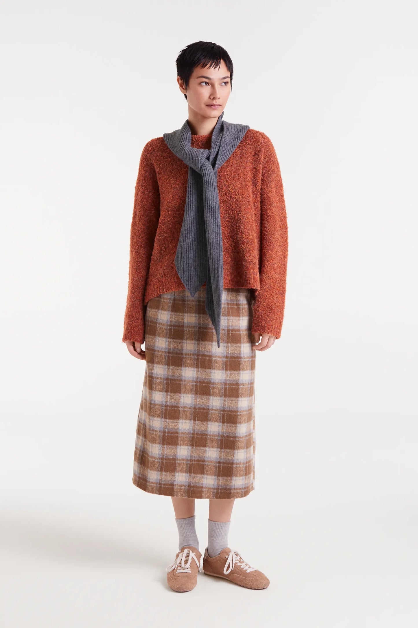 Maglione lavorato a maglia arancione testurizzato