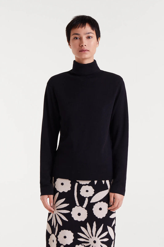 Top de punto fino negro