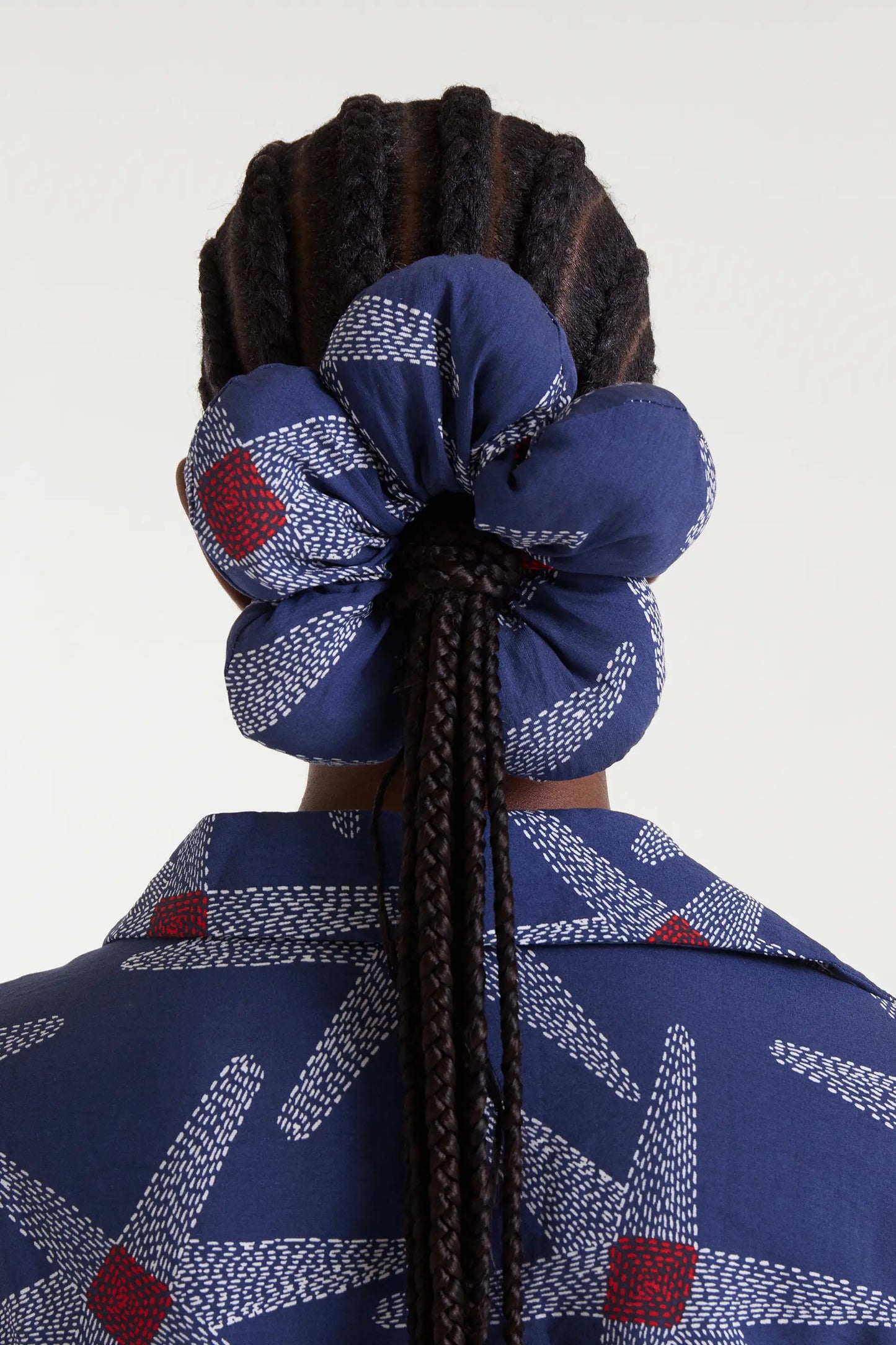Starships printed flower-shaped scrunchie