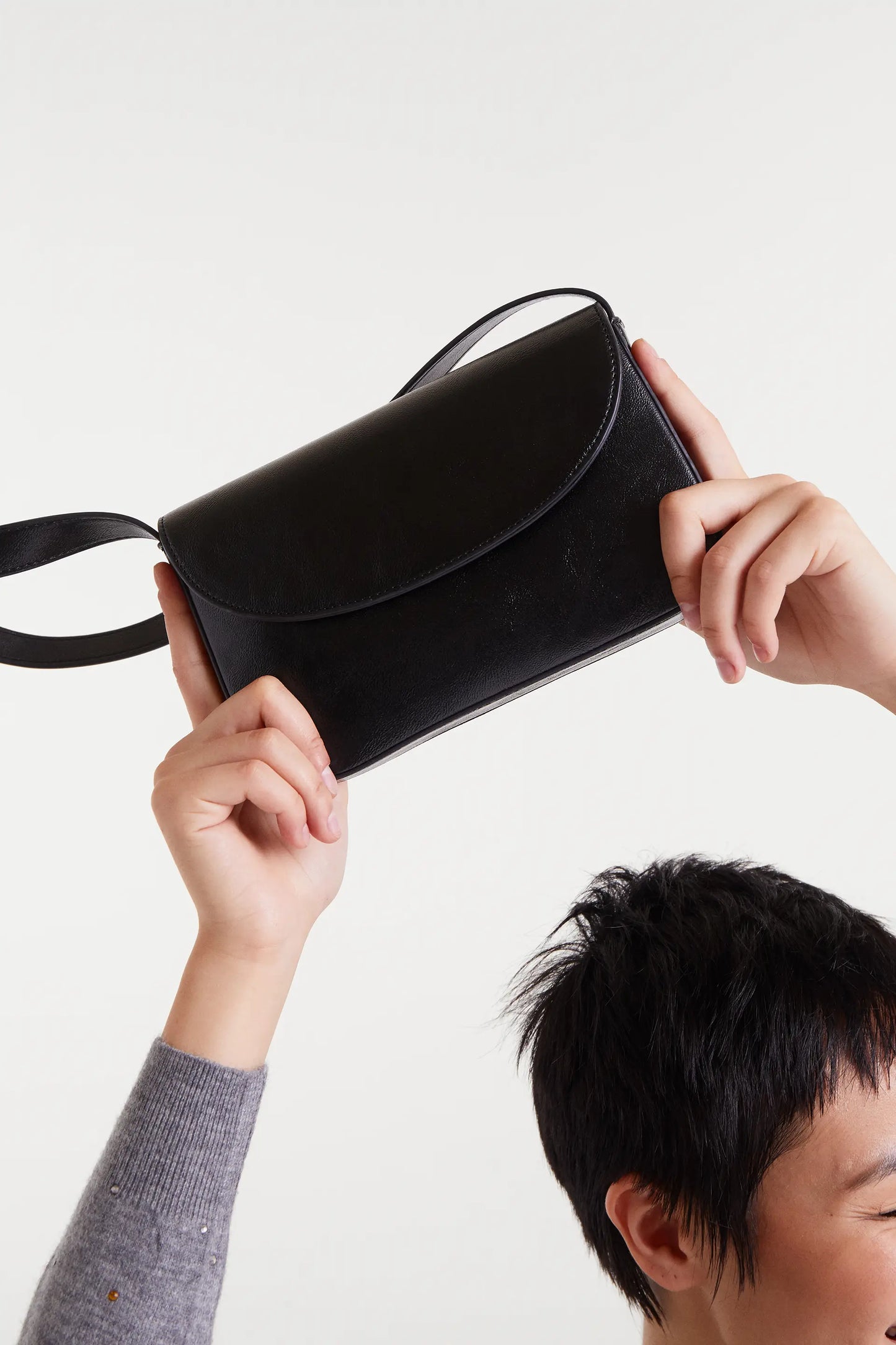 Bolso de hombro cuero sintético negro