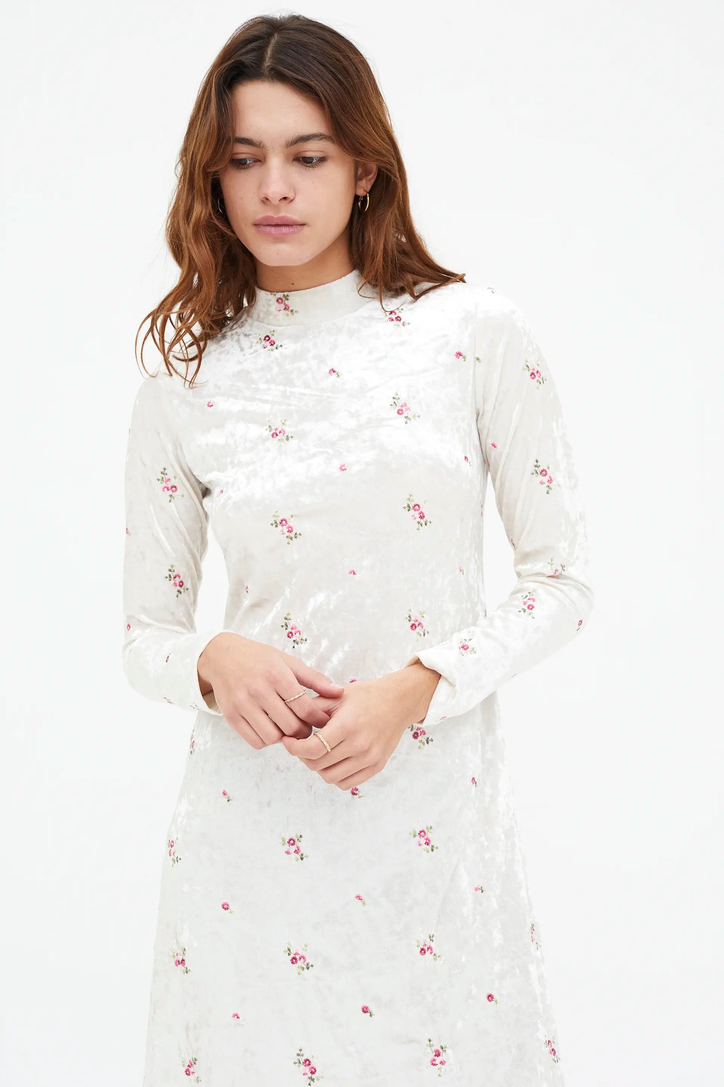 Vestido largo terciopelo con bordado floral