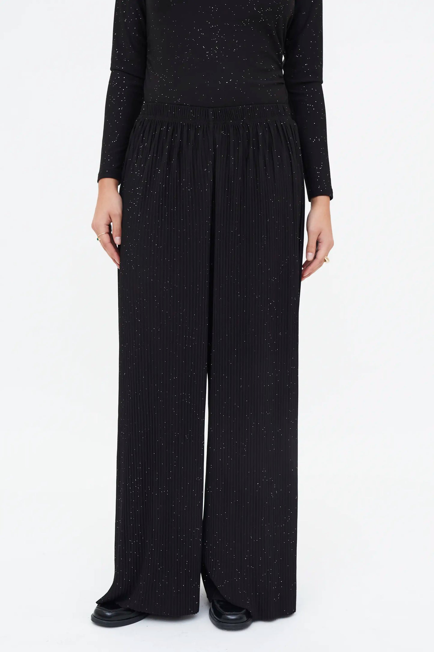 Pleated crepe trousers with black lurex
