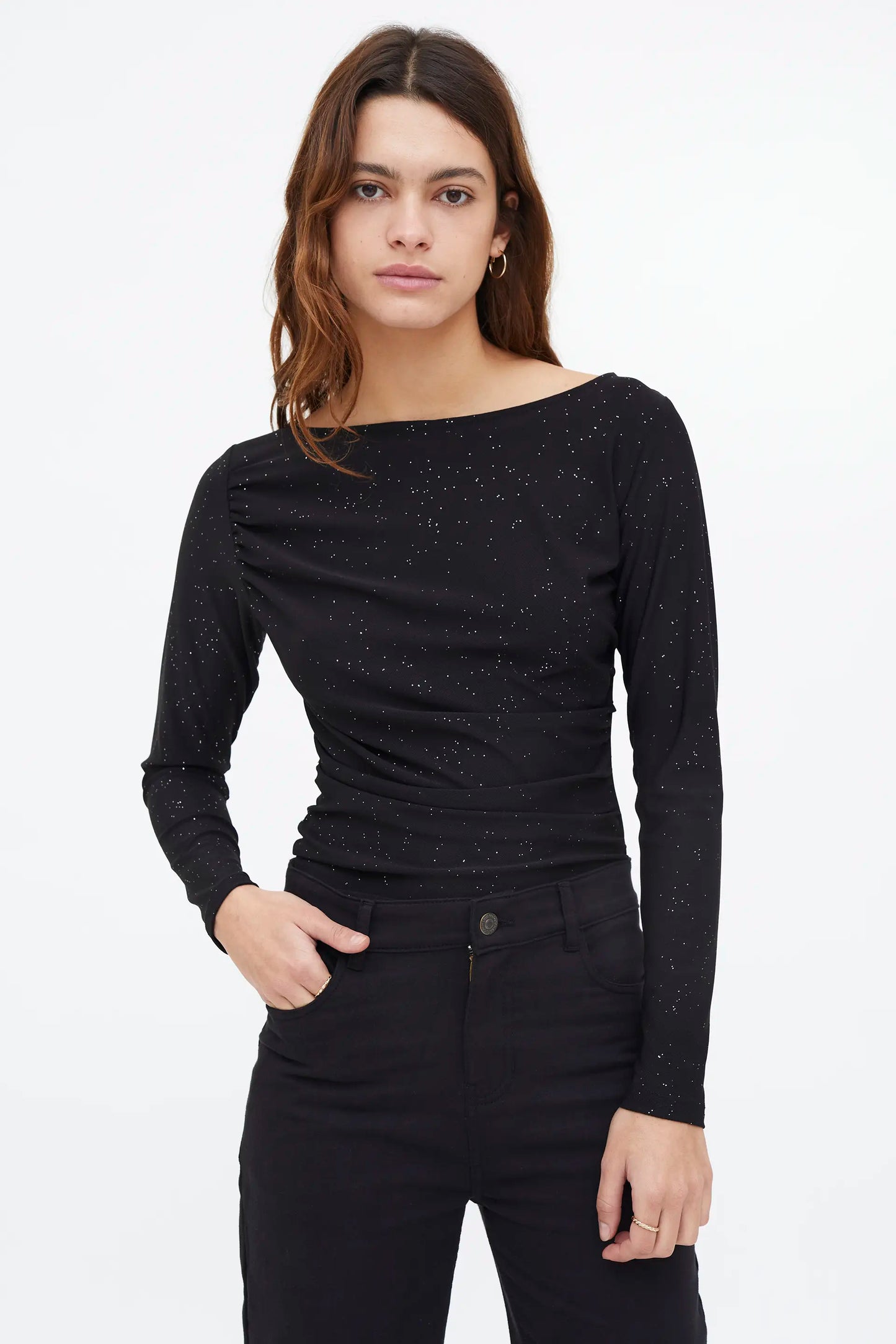 Camiseta cuello barco negro