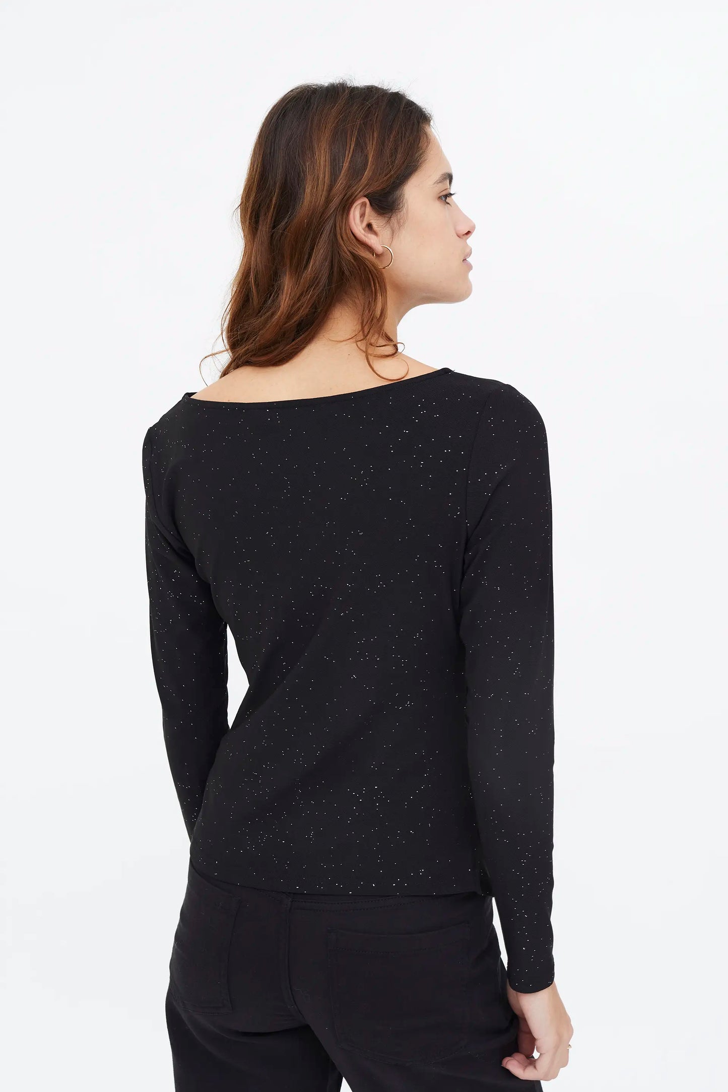 Camiseta cuello barco negro