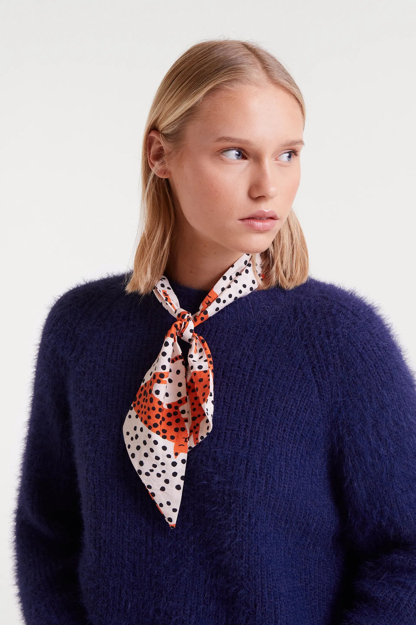 Sciarpa leggera in crêpe con stampa Tano