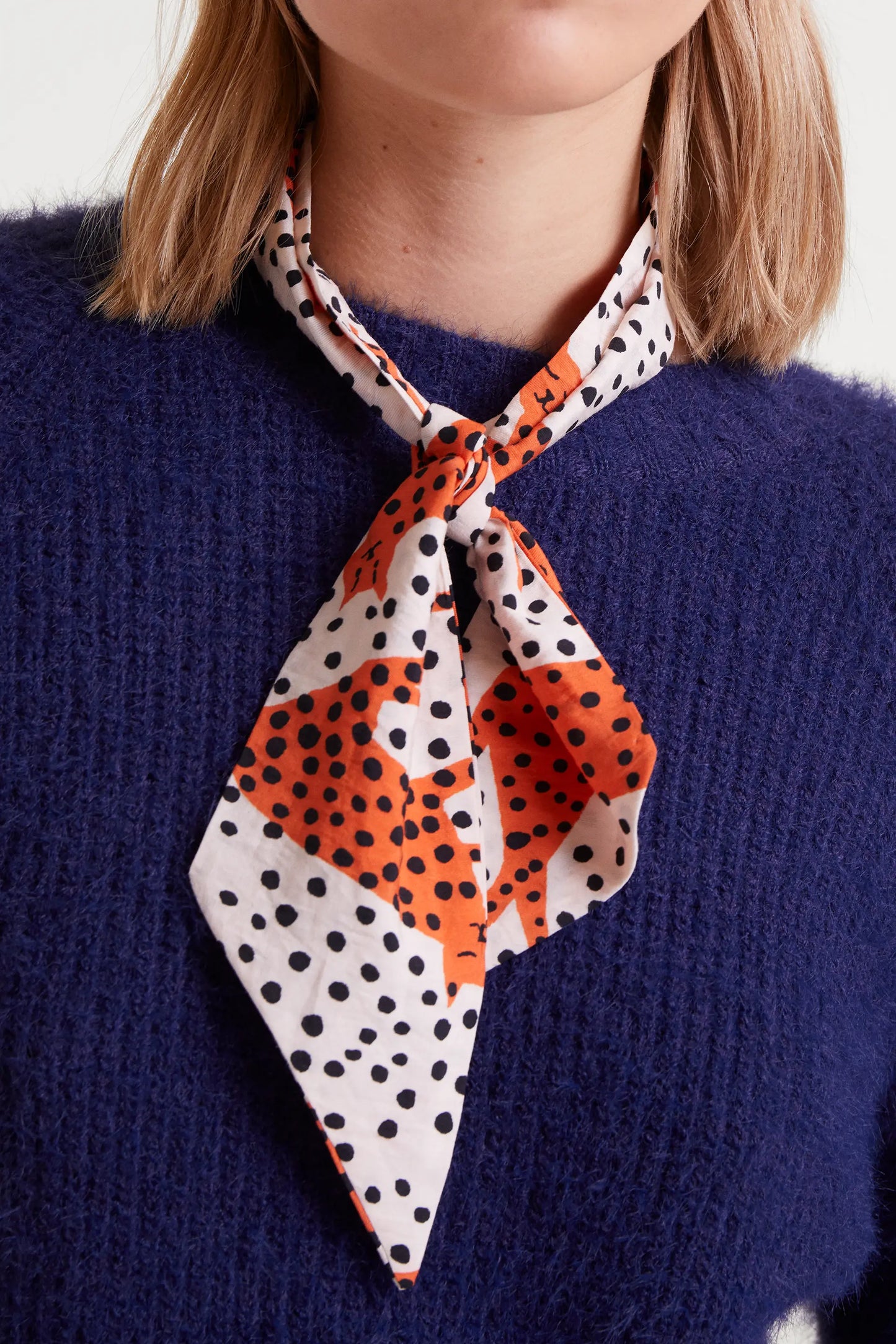 Sciarpa leggera in crêpe con stampa Tano