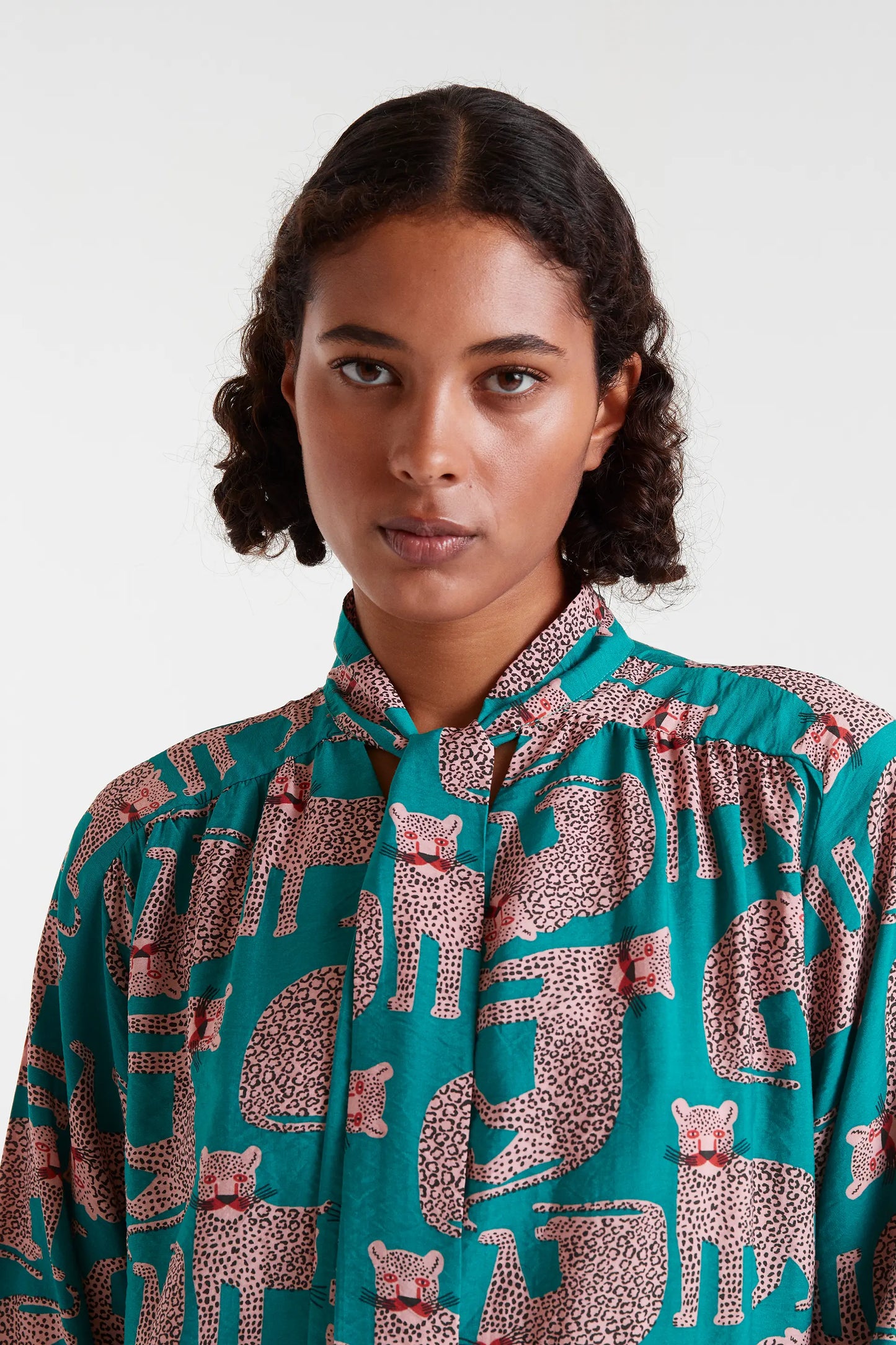 Abito corto con stampa Onca