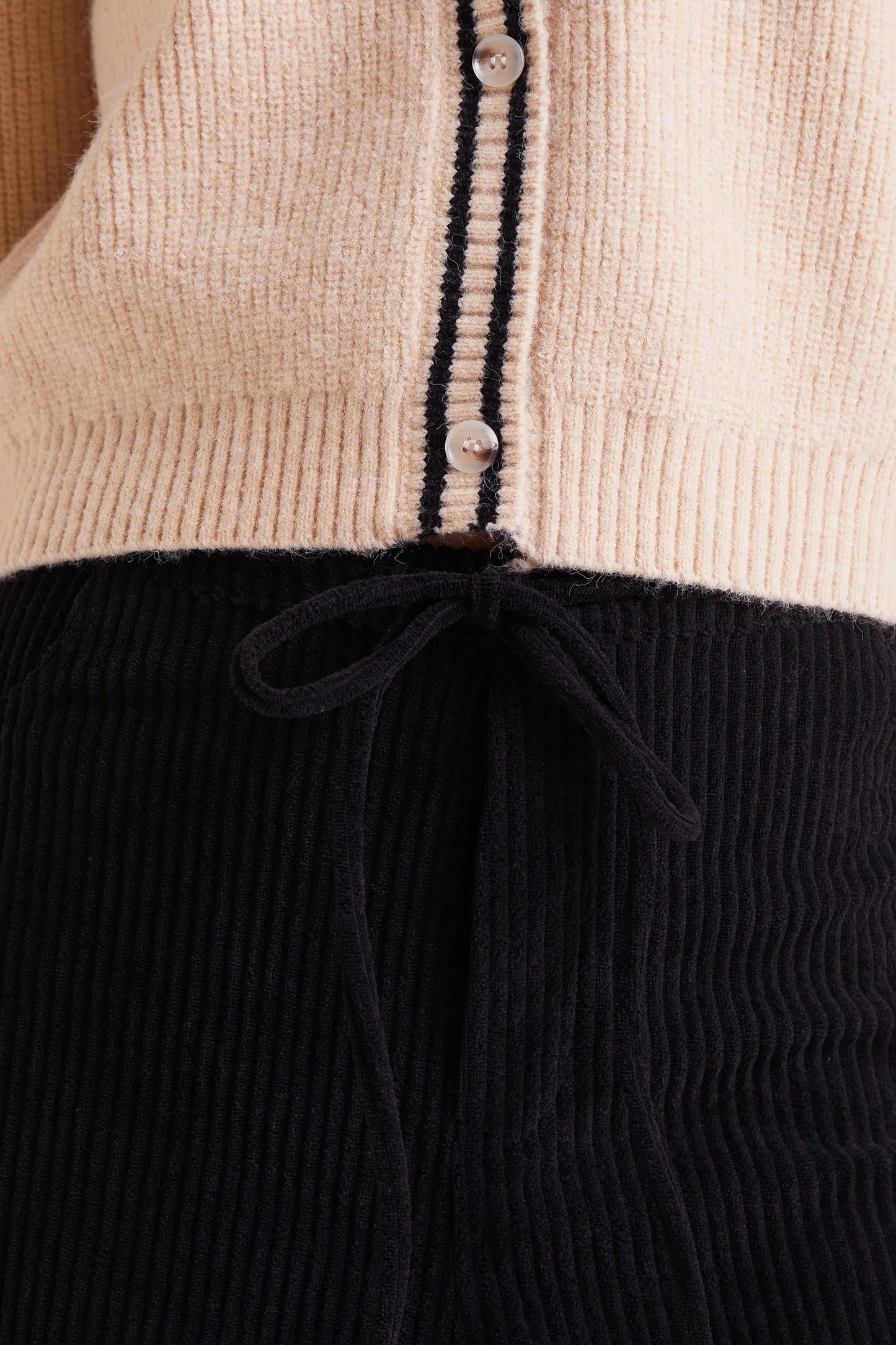 Pantaloni dritti in velluto a coste nero