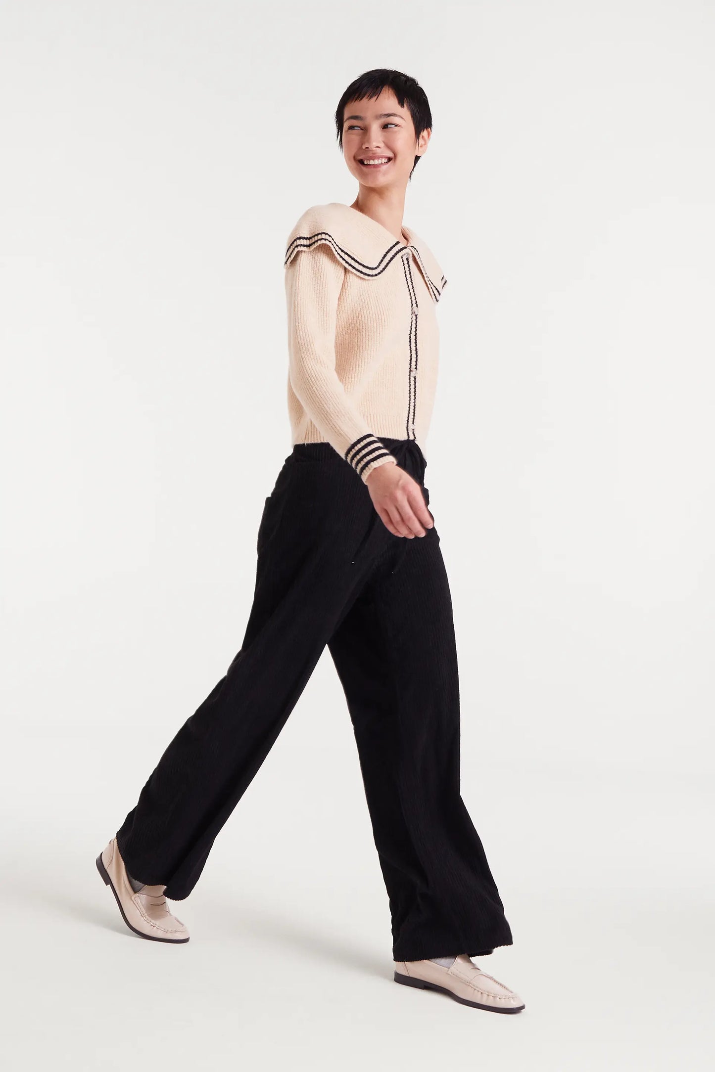 Pantaloni dritti in velluto a coste nero