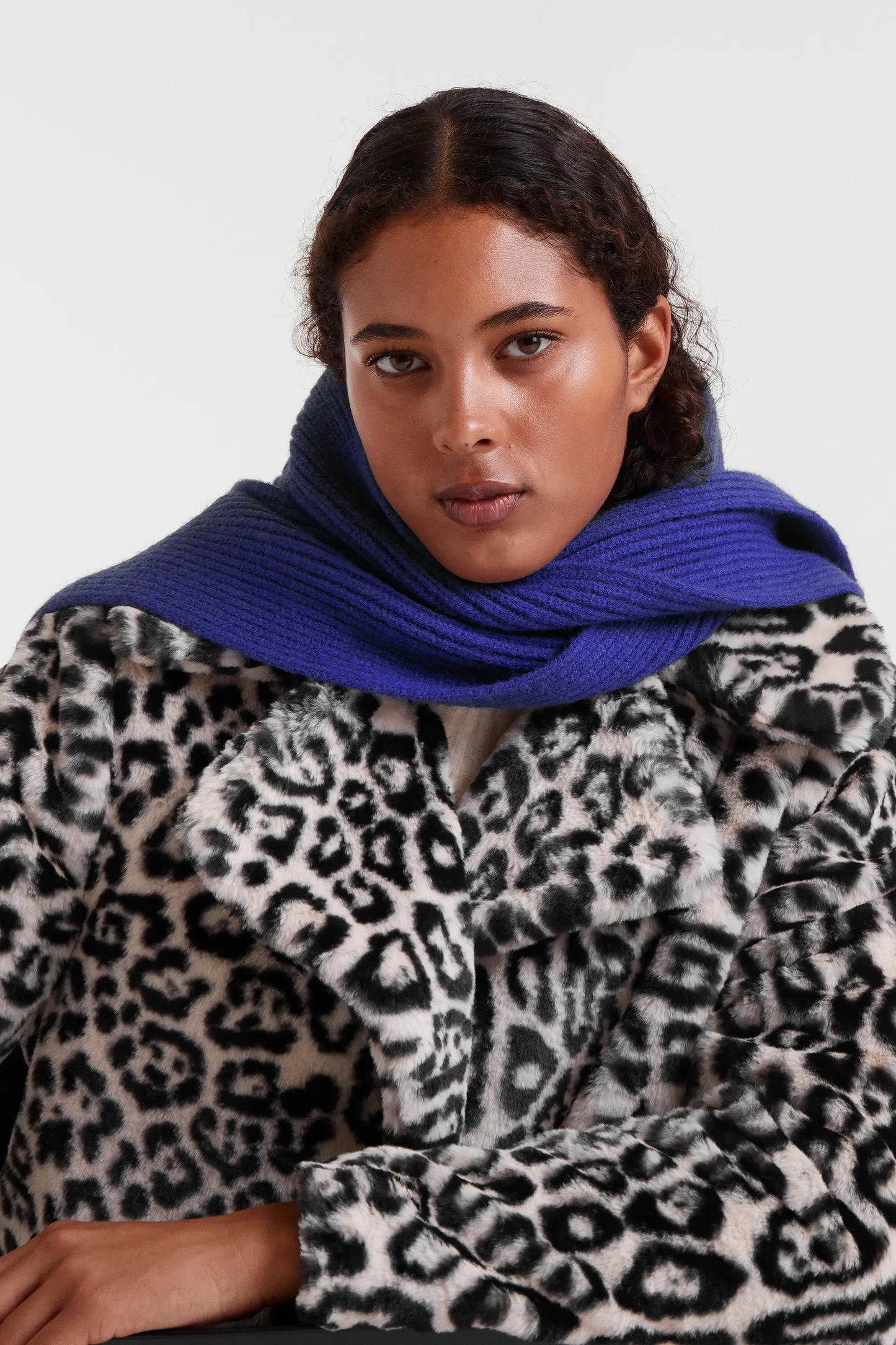 Cappotto bianco con stampa animalier