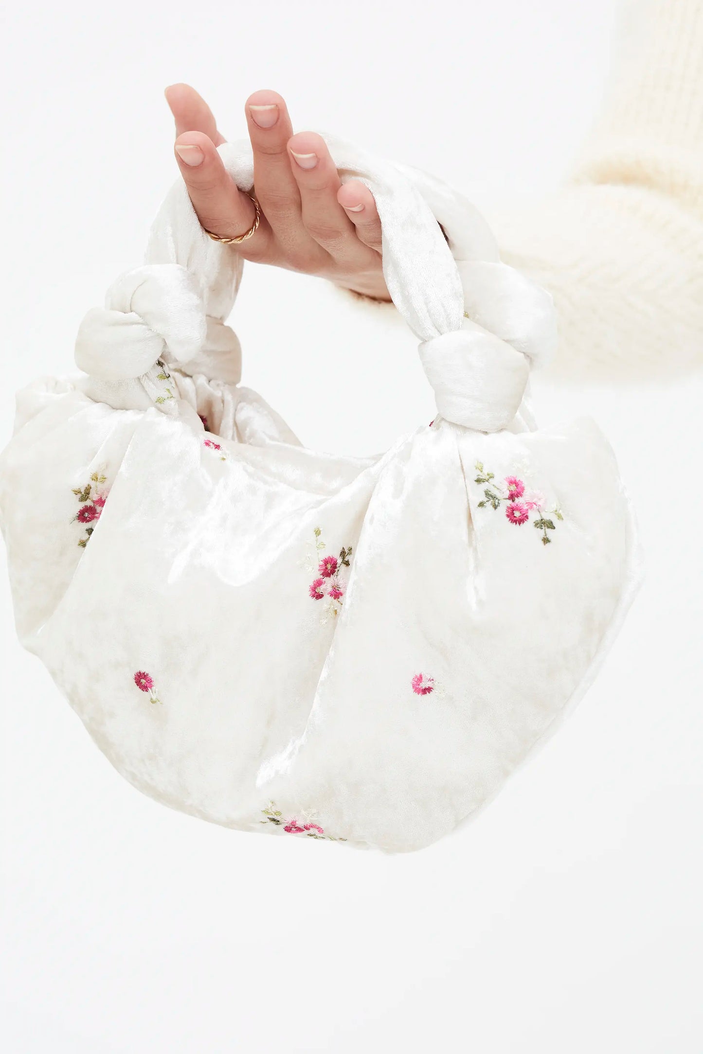 Velvet handbag with floral embroidery