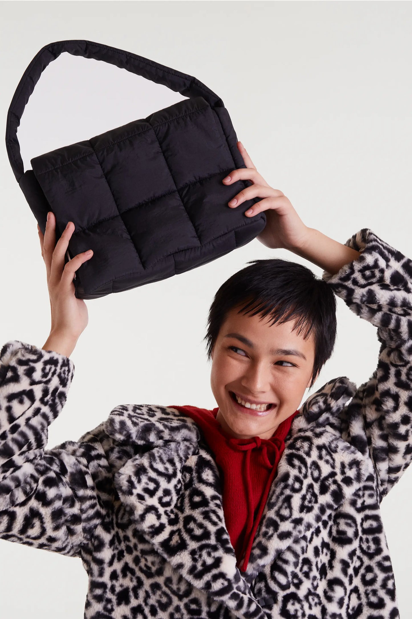 Bolso acolchado negro