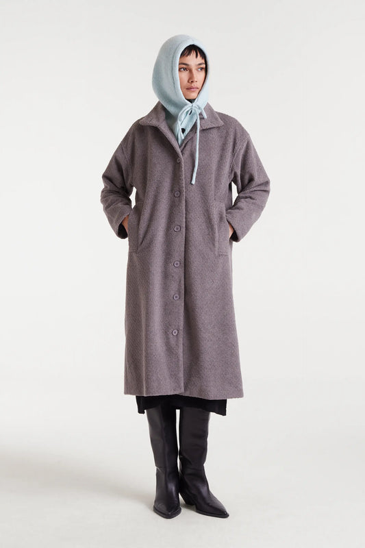 Abrigo cuello alto gris