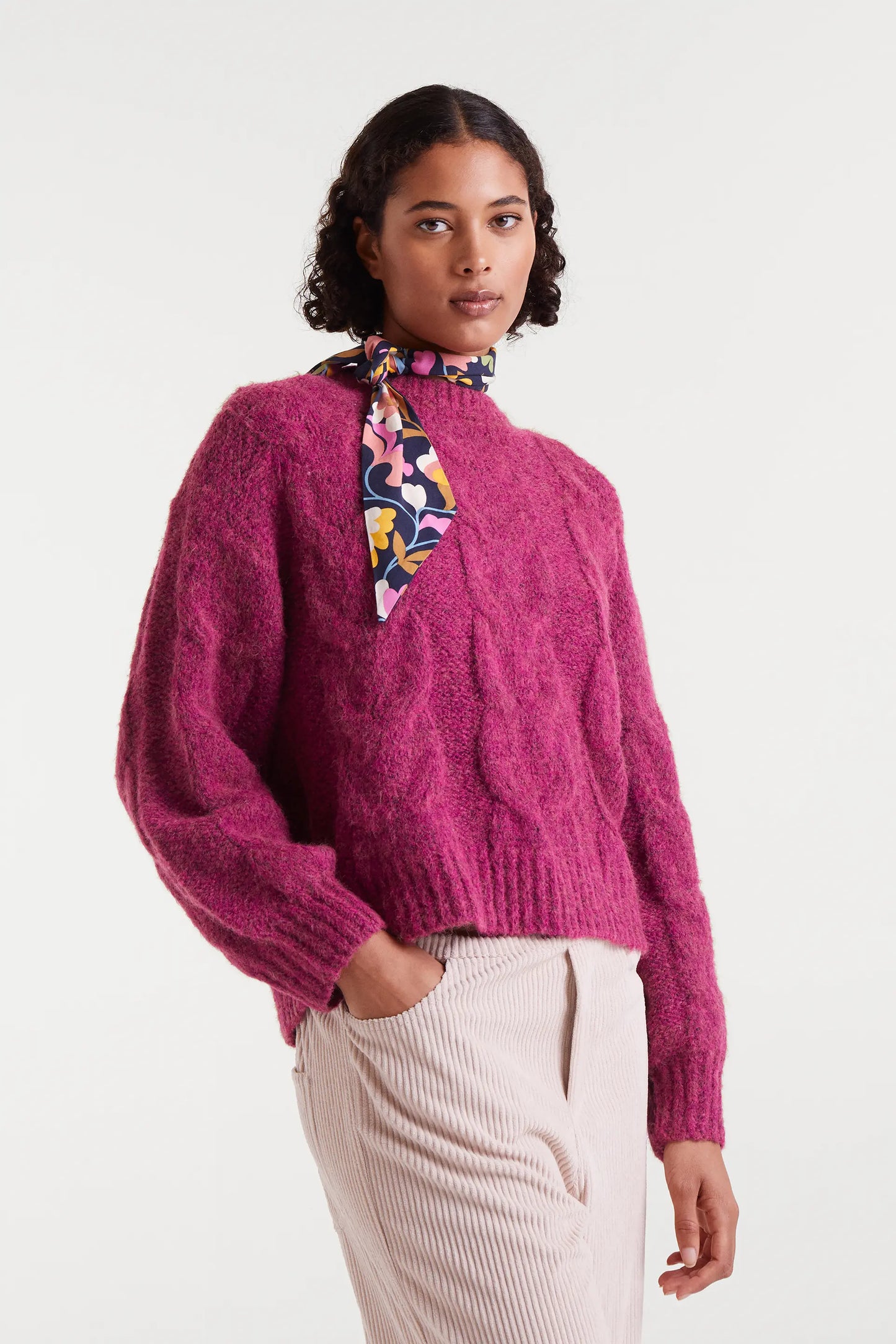 Lightweight crepe scarf with Baboushka print