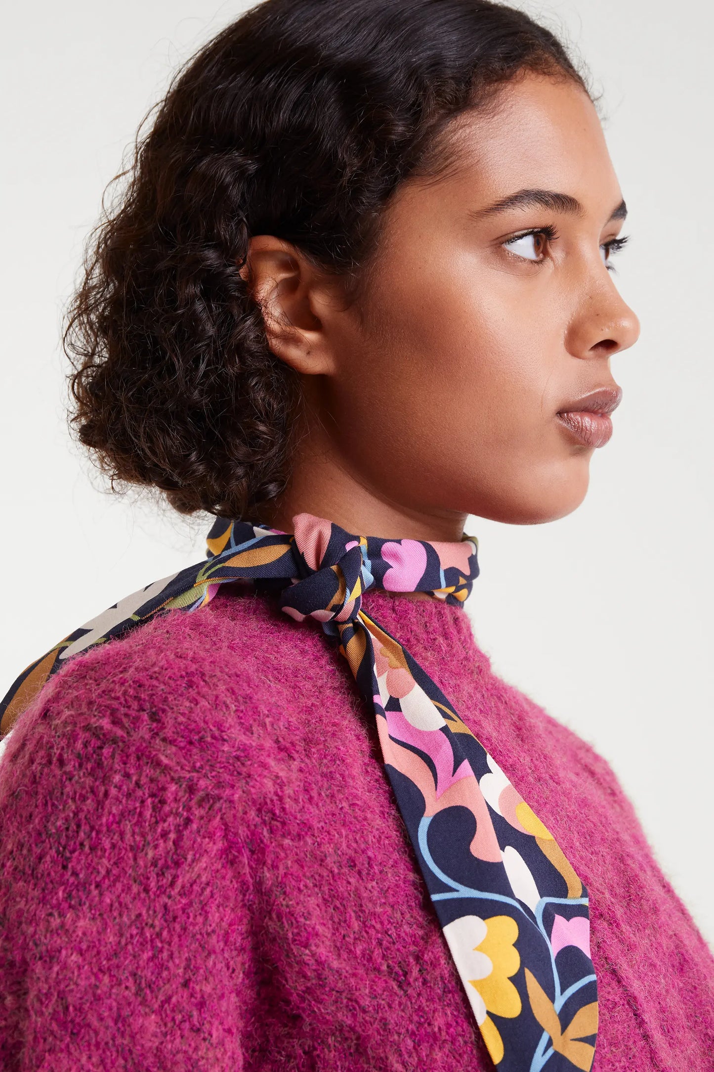 Lightweight crepe scarf with Baboushka print