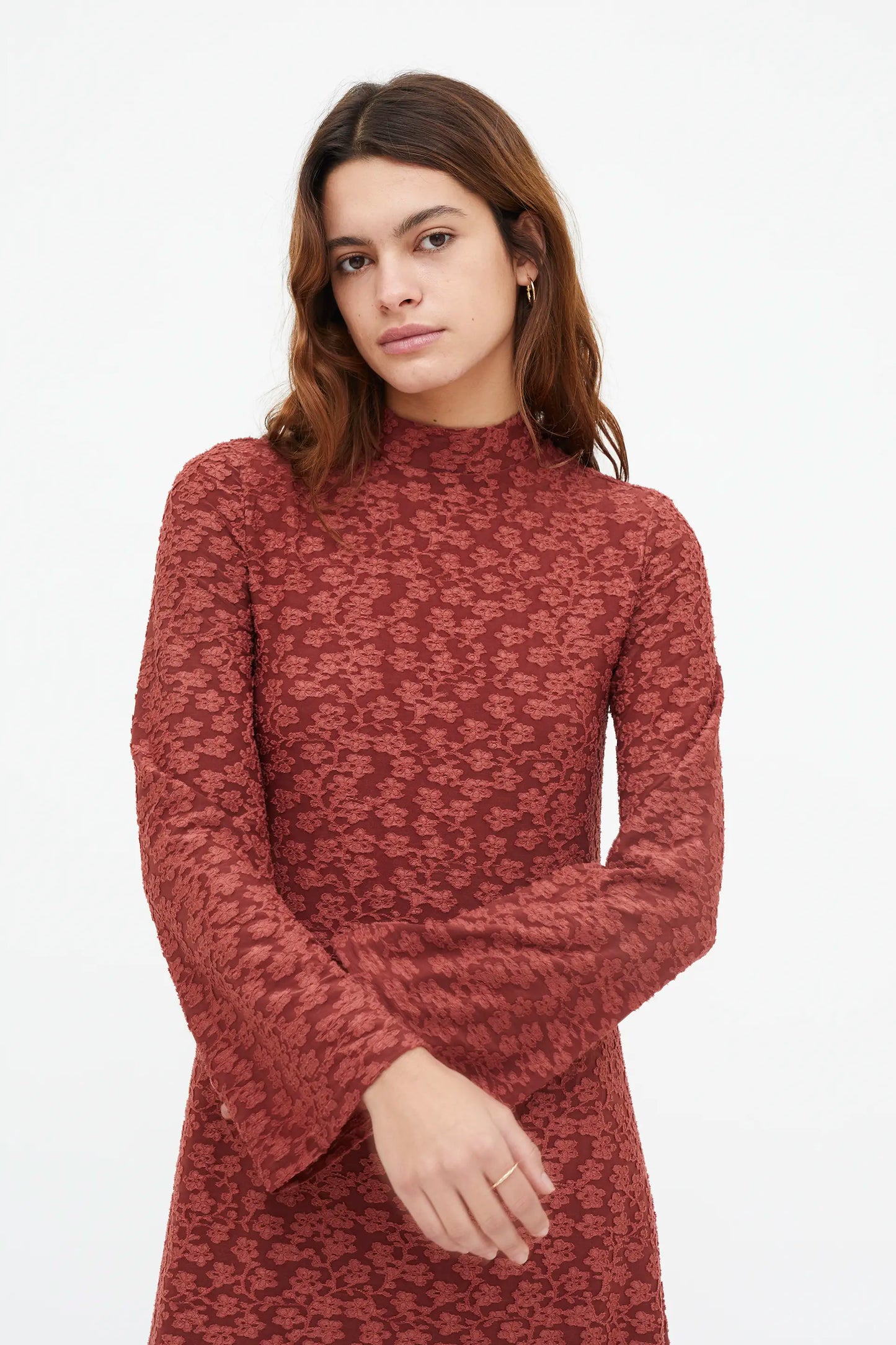 Long dress with brown floral lace