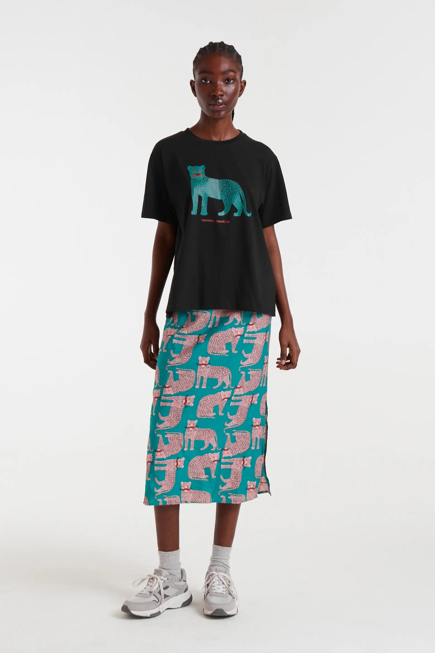 Camiseta negra 100% algodón con print de Leopardo