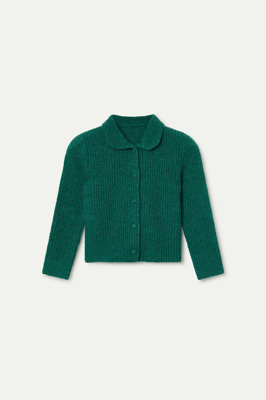 Cárdigan de punto verde con cuello y botones al frente.