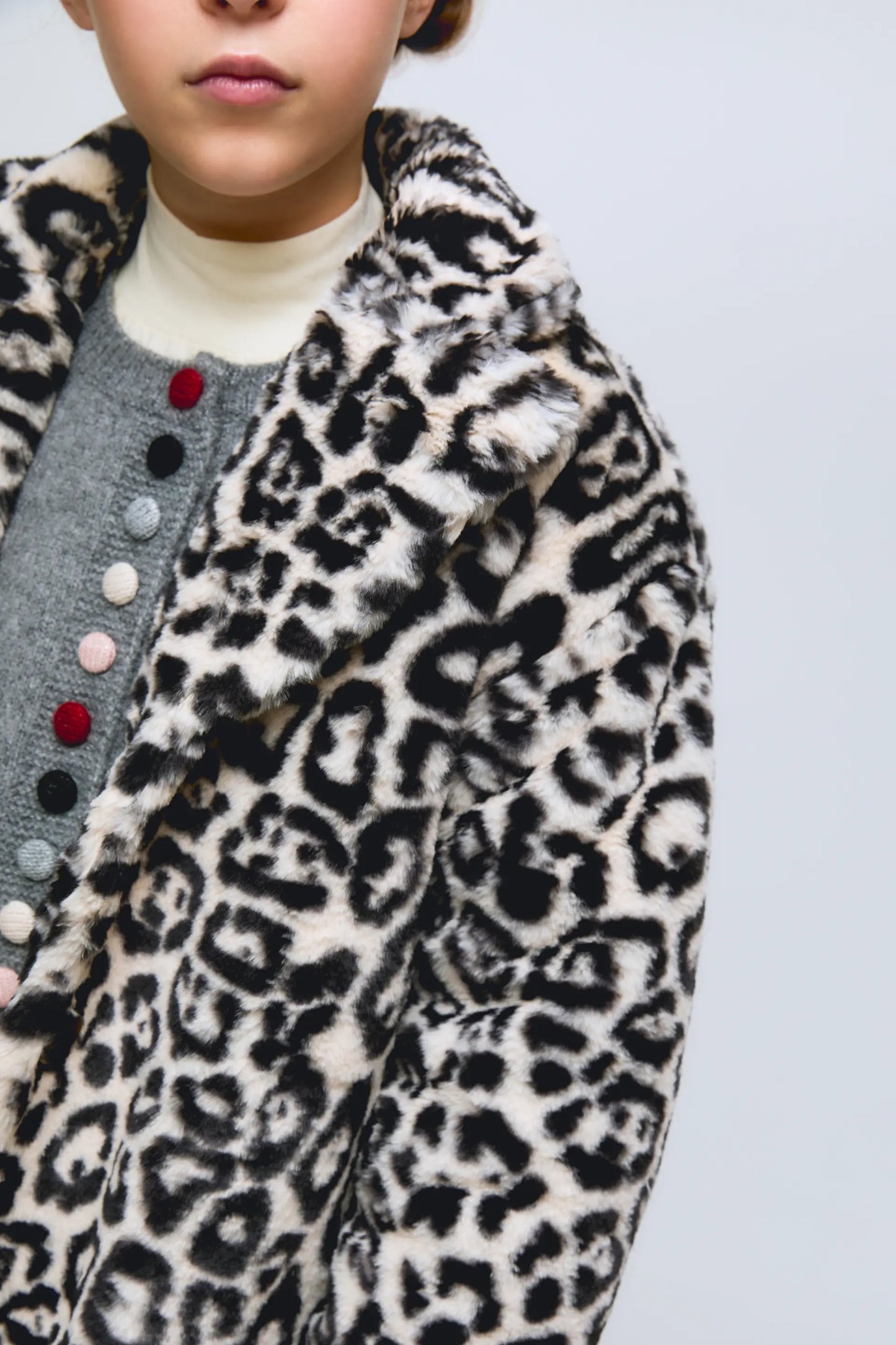 Cappotto in pelliccia sintetica da bambina con stampa animalier