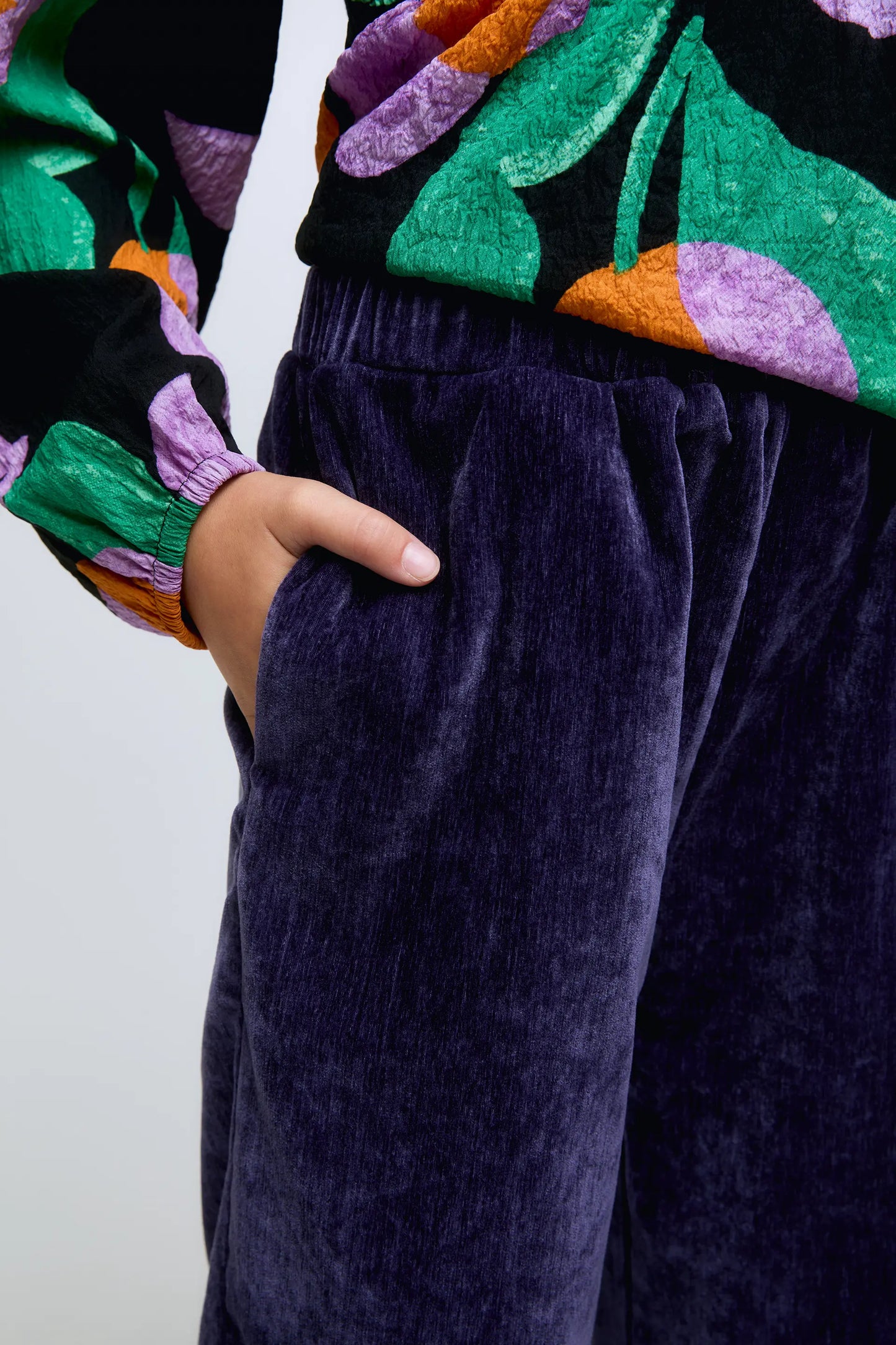 Wide-leg navy blue girls' trousers