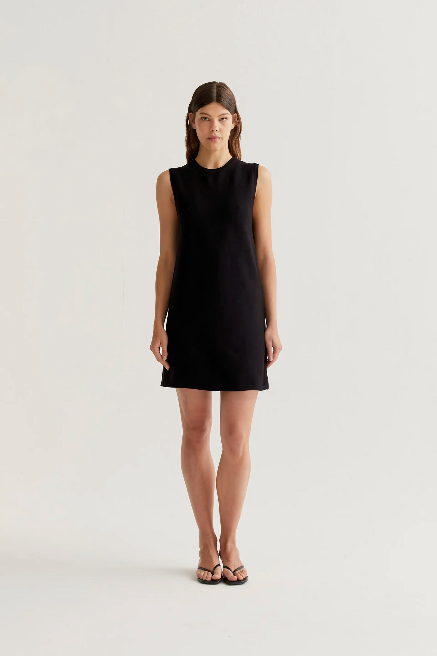 Short black knit dress - Fantastic Company Compaa Fantstica Short black knit dress - Fantastic Company Compaa Fantstica