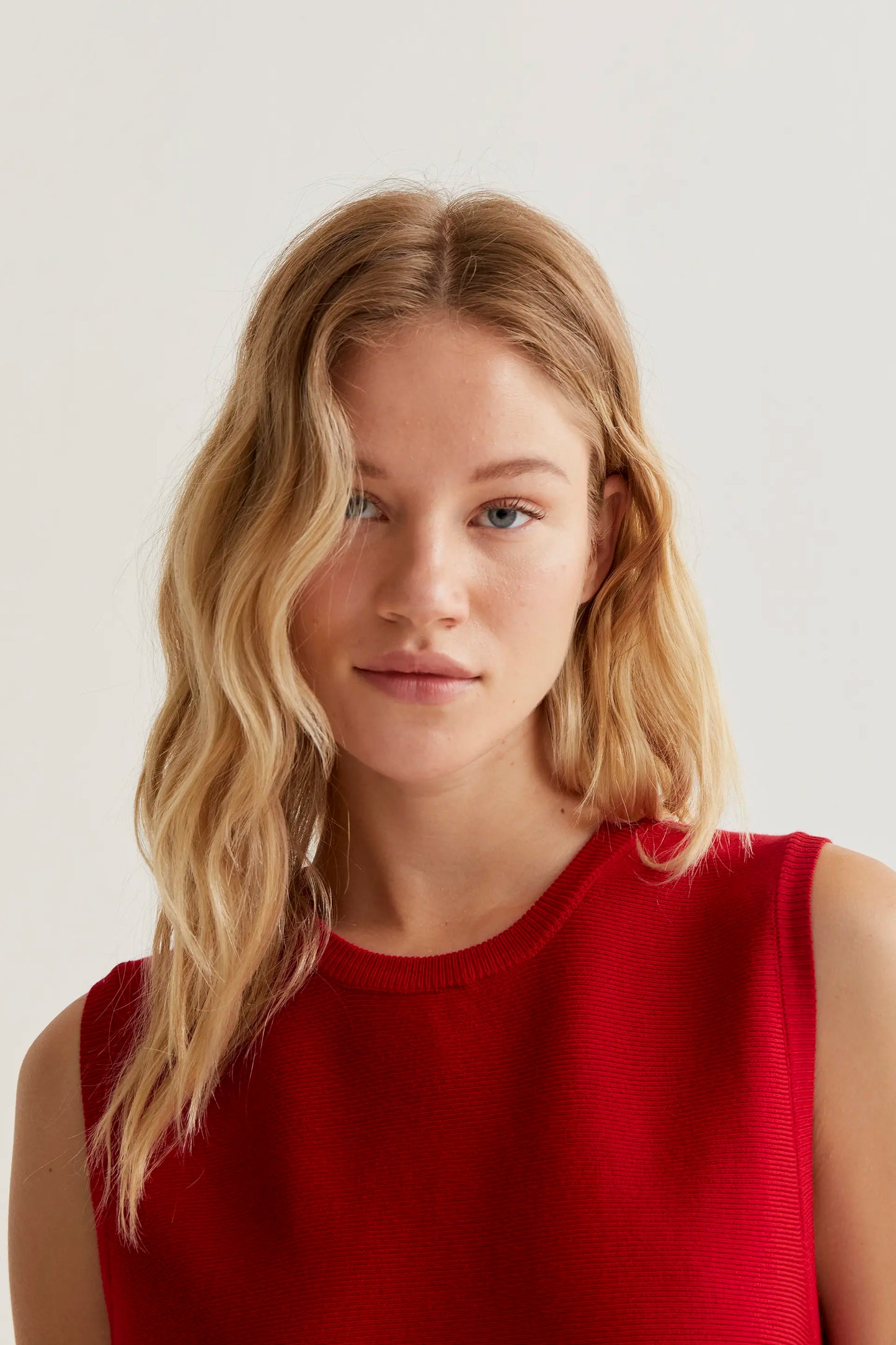 vestito corto a pois rossi