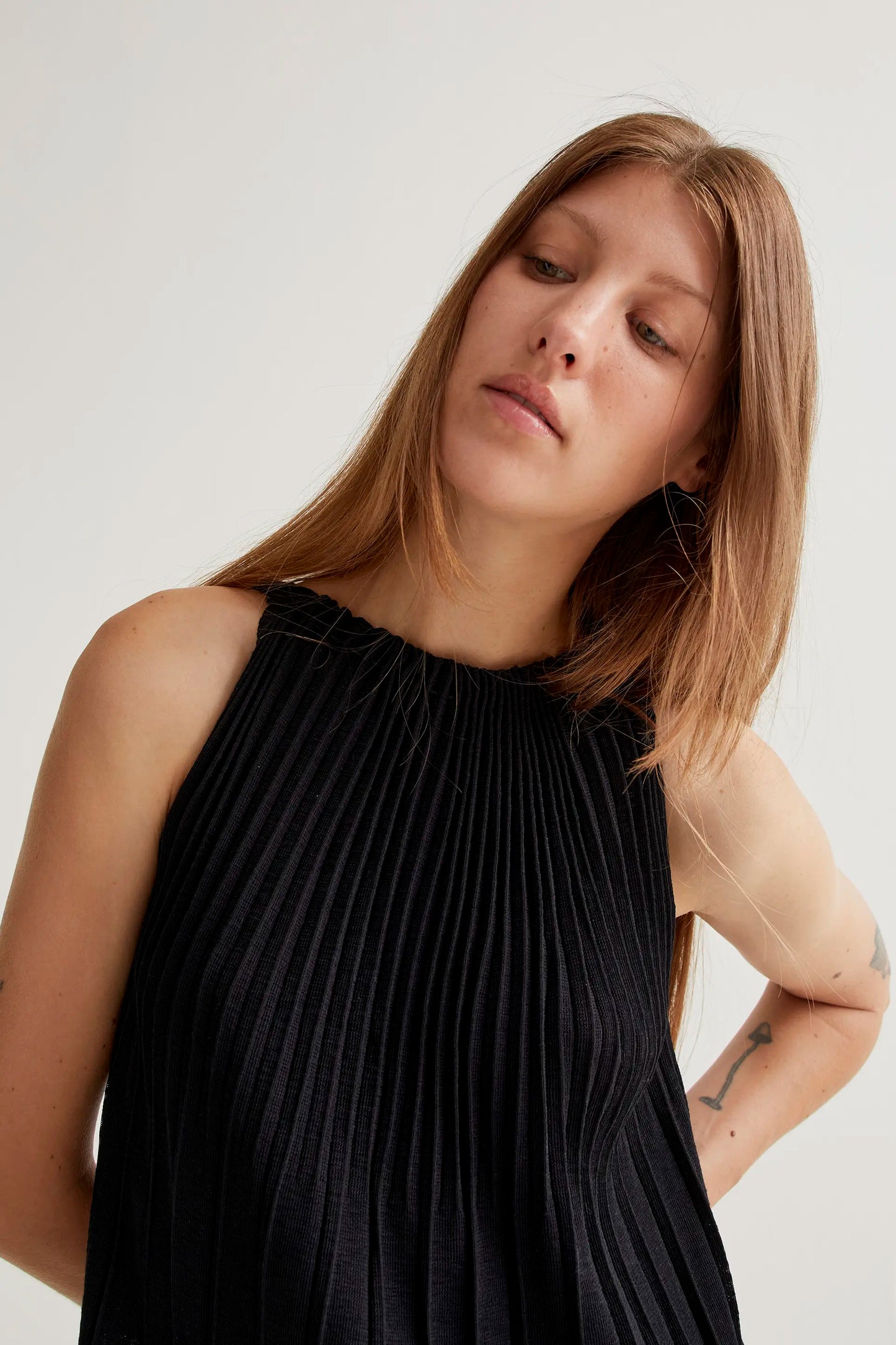 Vestigo largo plisado negro