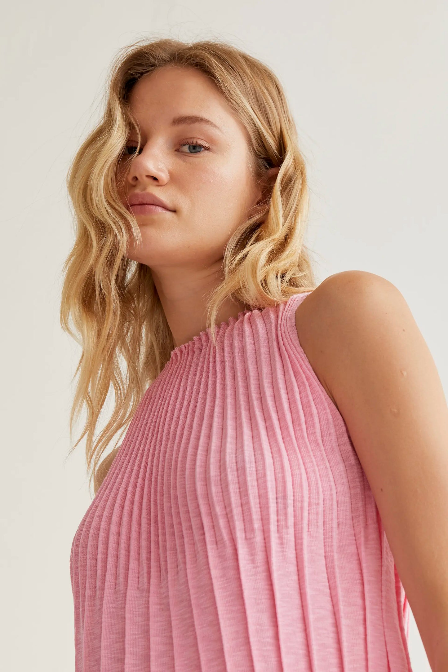 Long pleated pink dress
