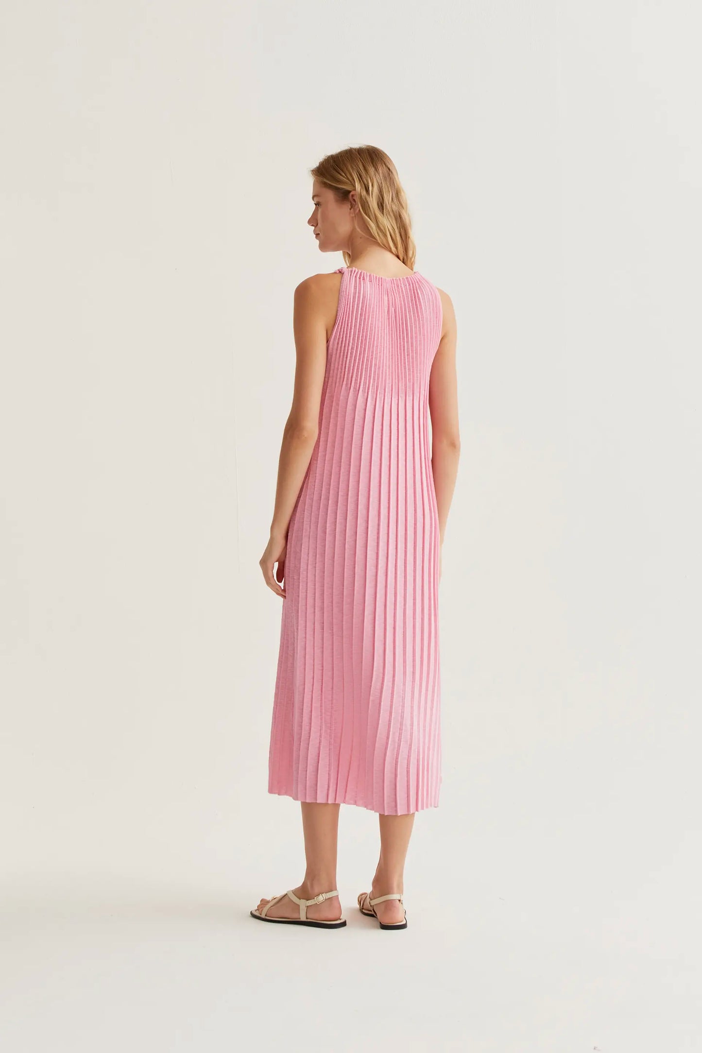 Long pleated pink dress